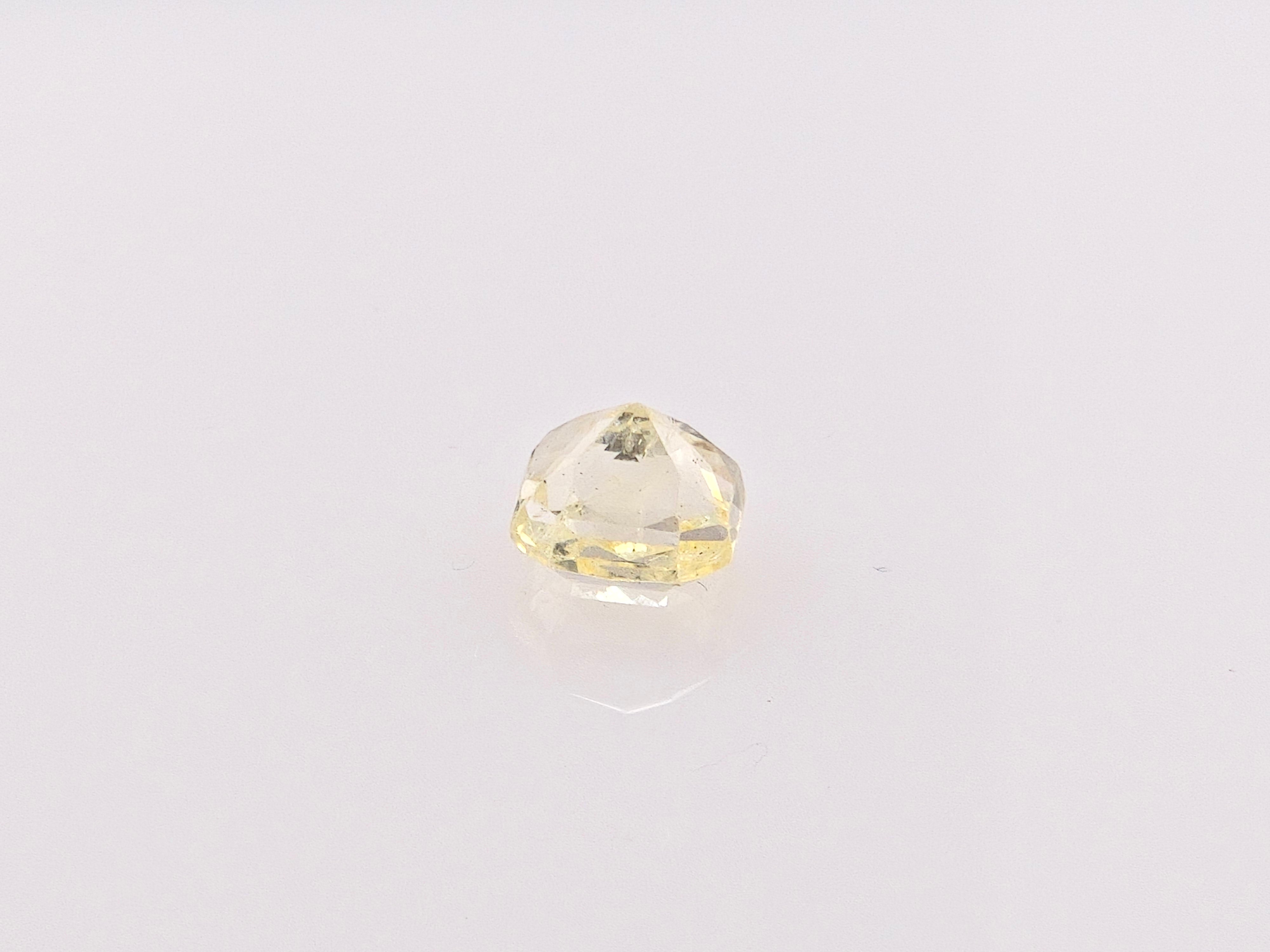 YELLOW SAPPHIRE- 3.11 Carats