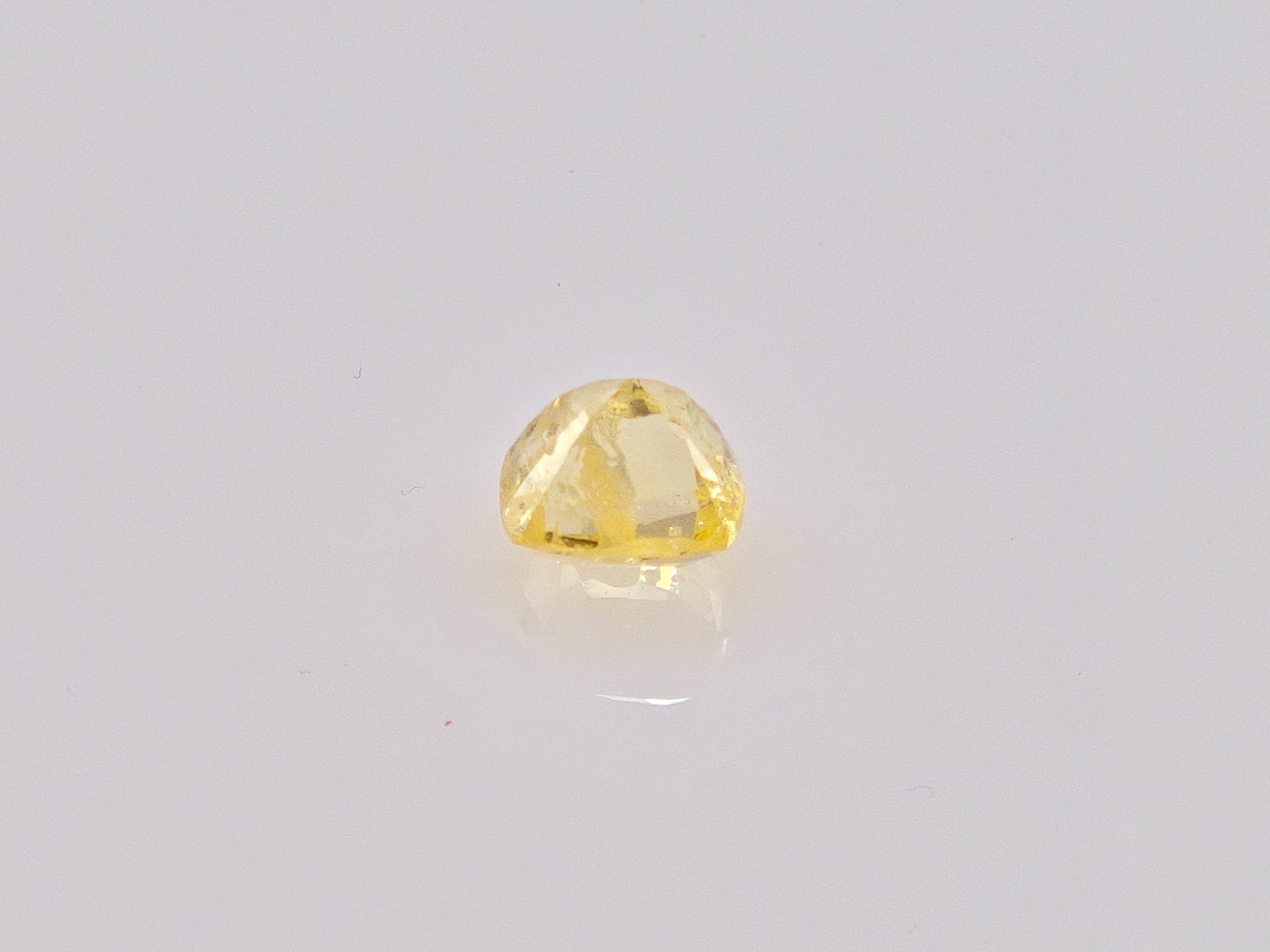 YELLOW SAPPHIRE - 3.09 CARATS