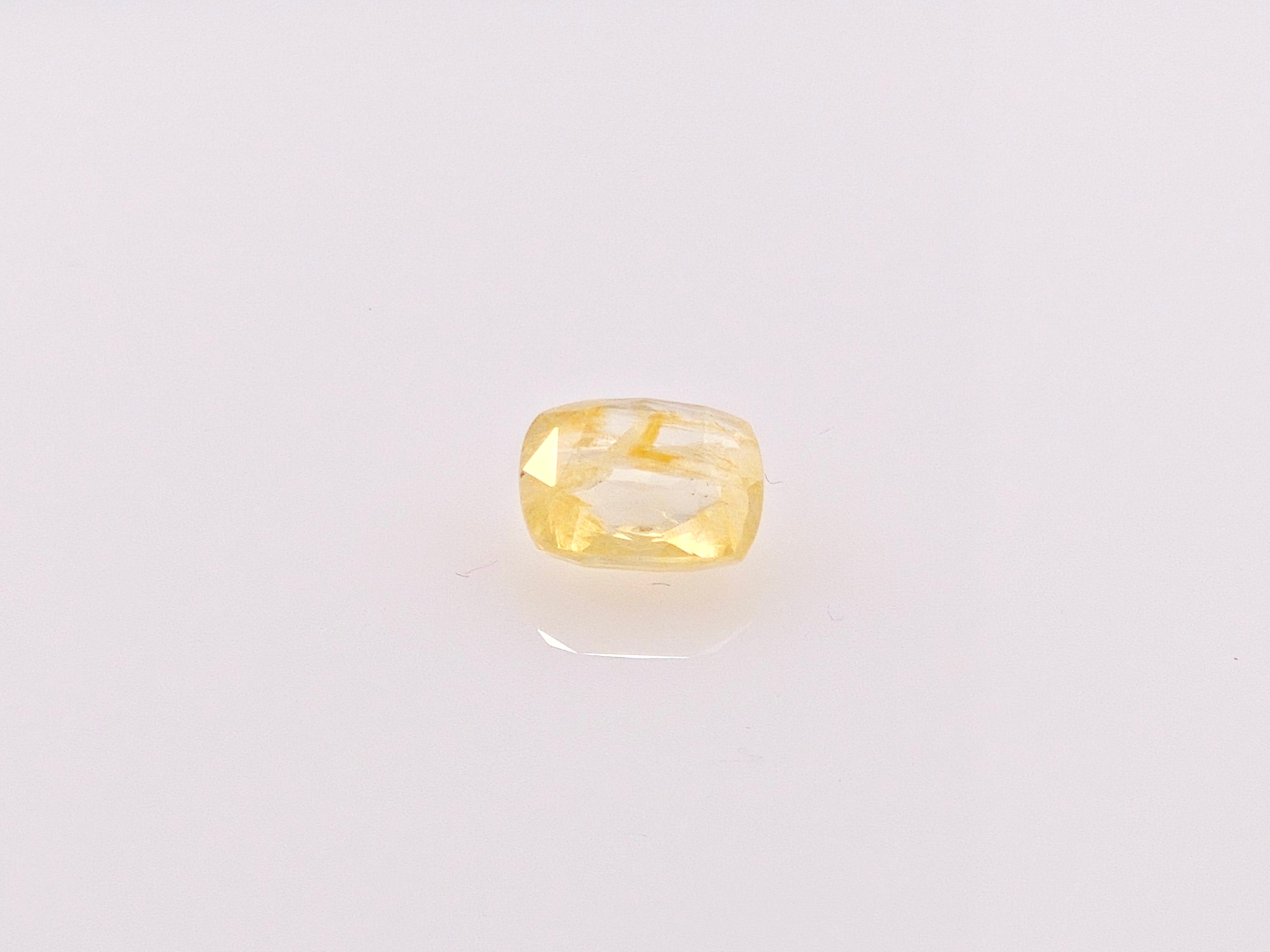 YELLOW SAPPHIRE- 2.5 Carats