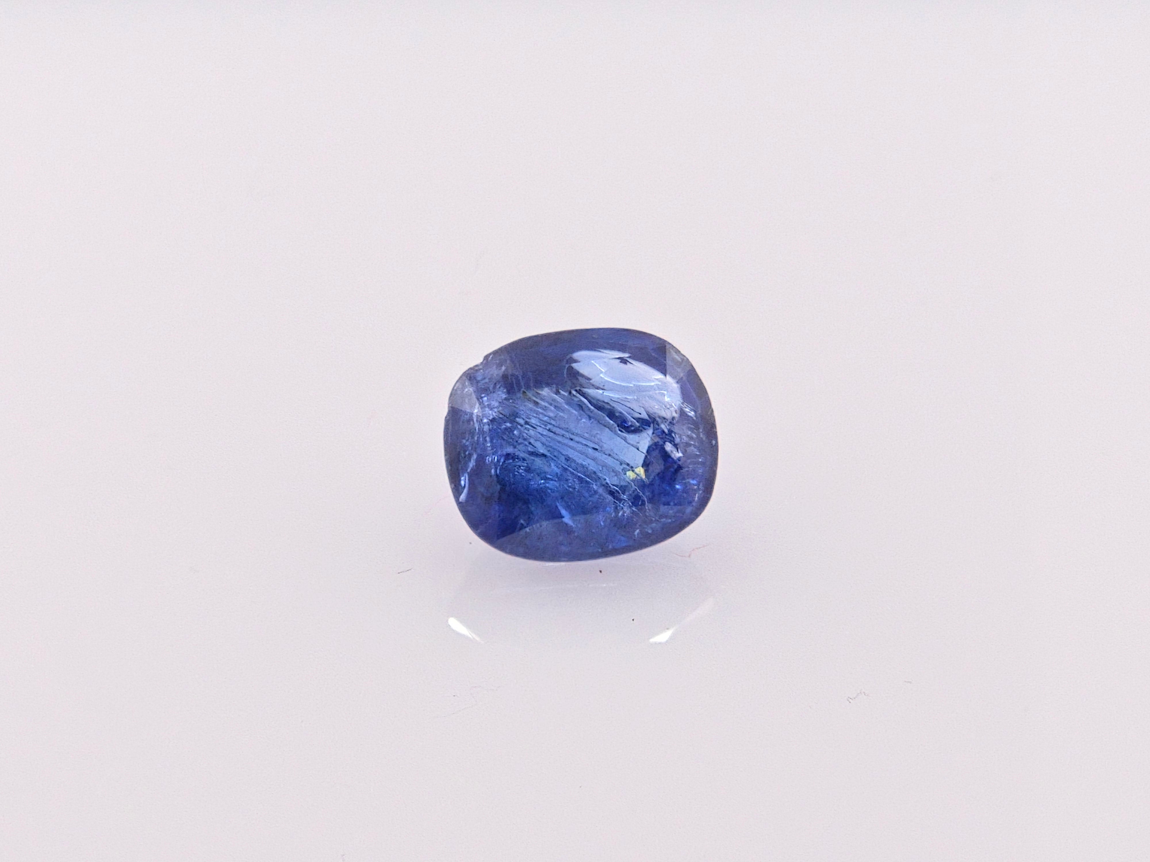BLUE SAPPHIRE - 4.95 Carats