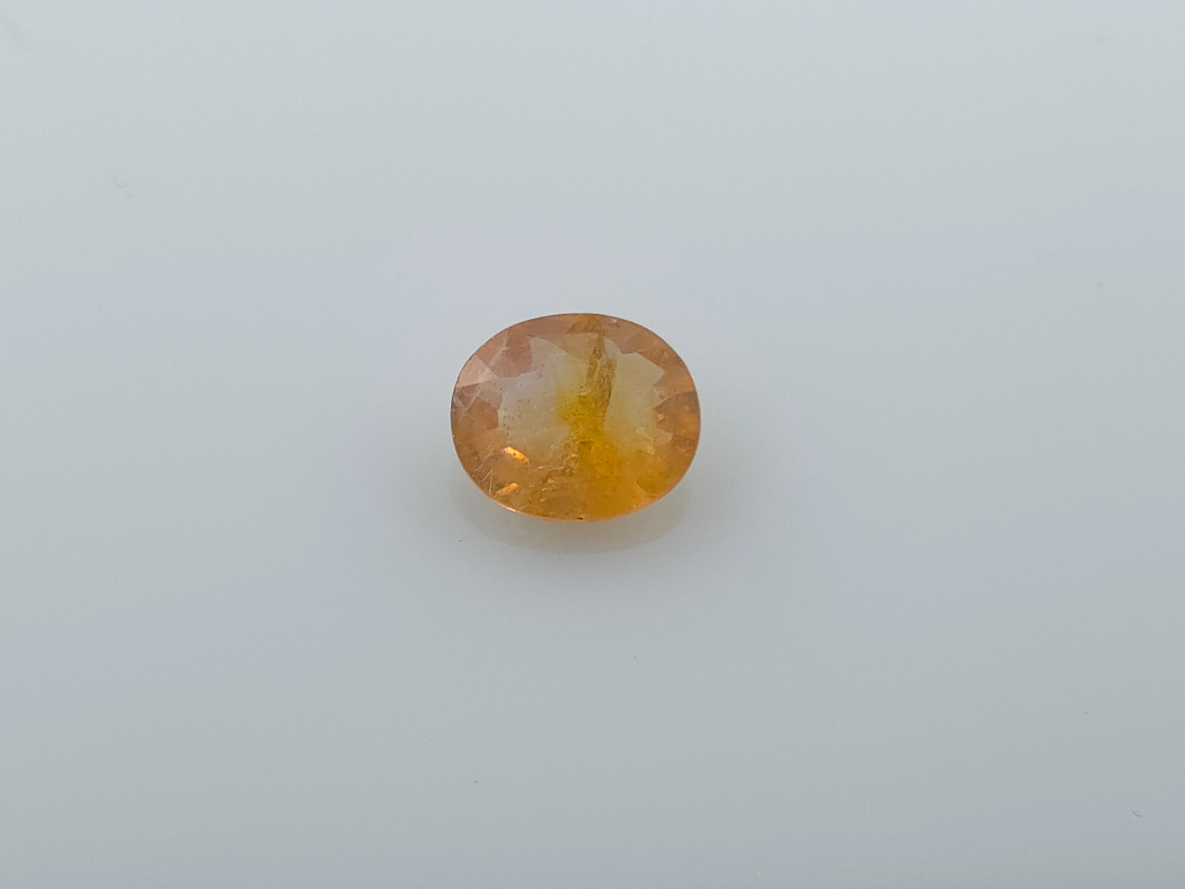 YELLOW SAPPHIRE - 4.18 CARATS