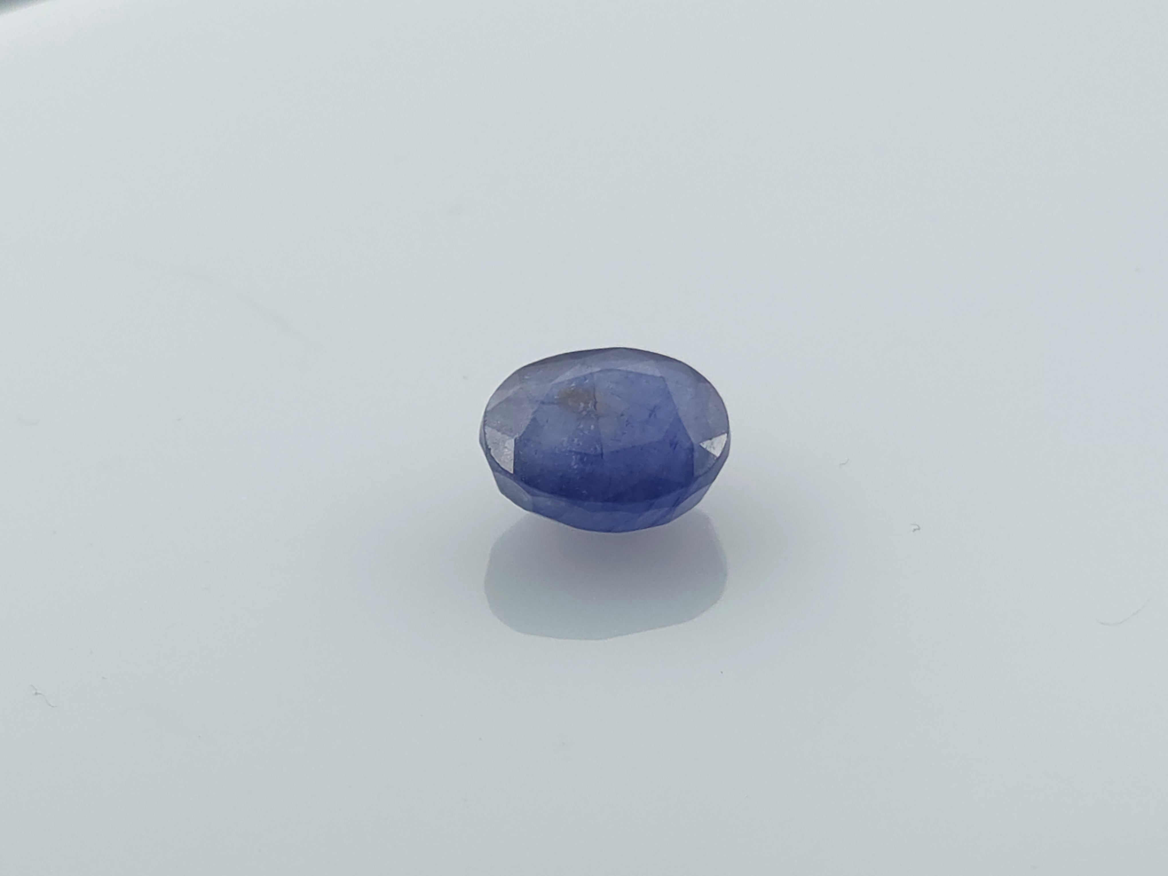 BLUE SAPPHIRE - 4.88 CARATS