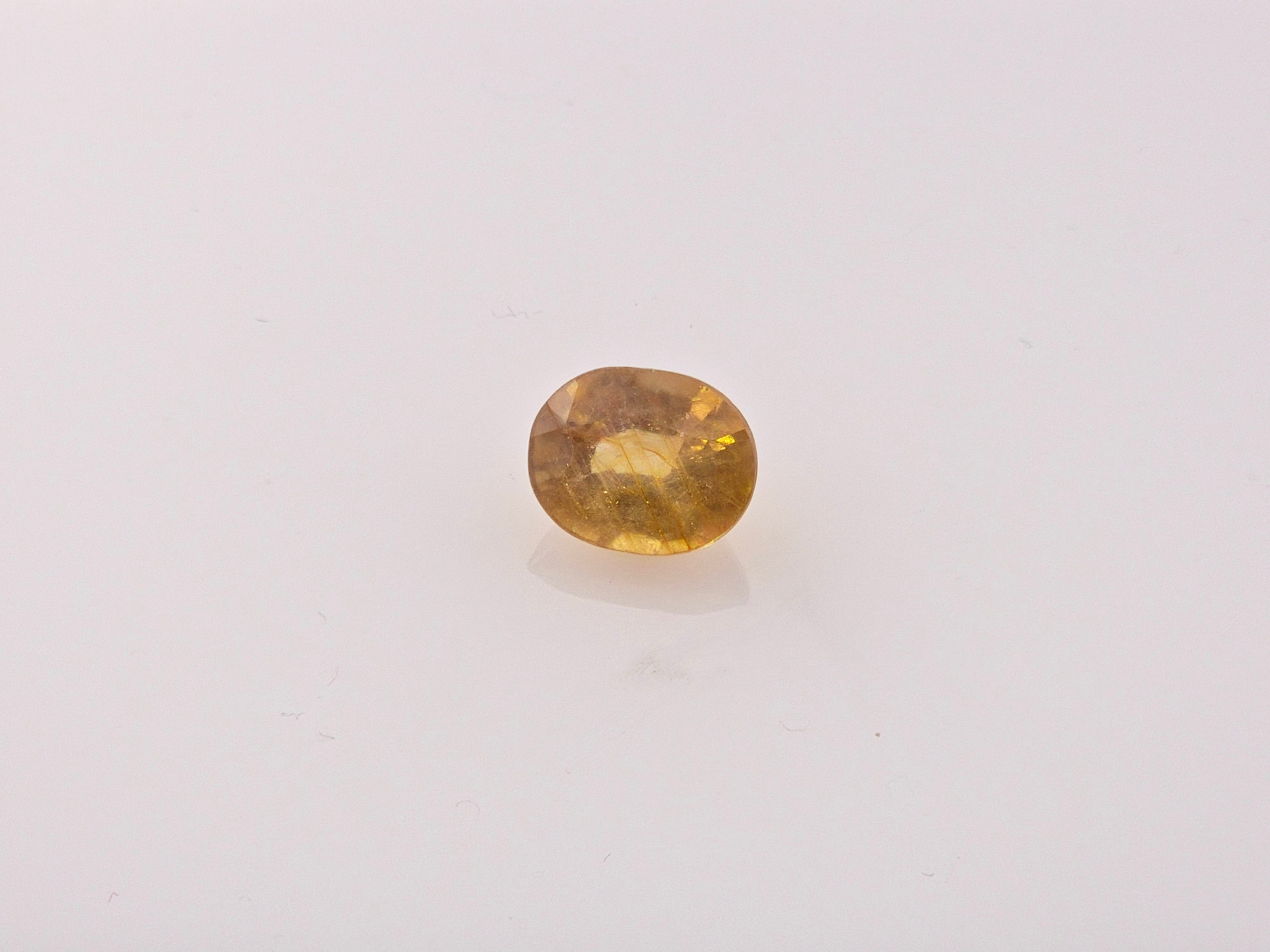 YELLOW SAPPHIRE - 5.91 Carats