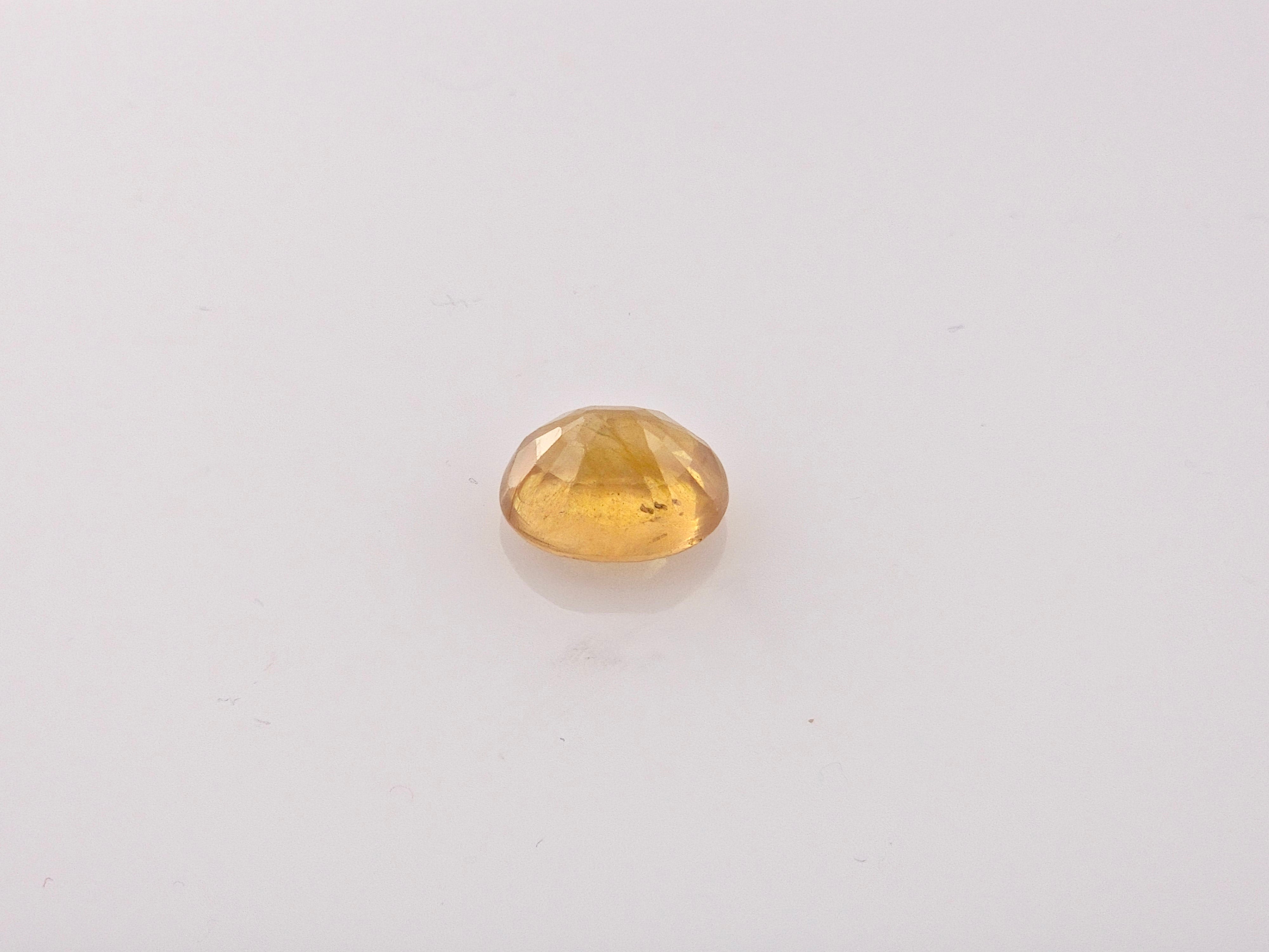 YELLOW SAPPHIRE - 5.91 Carats