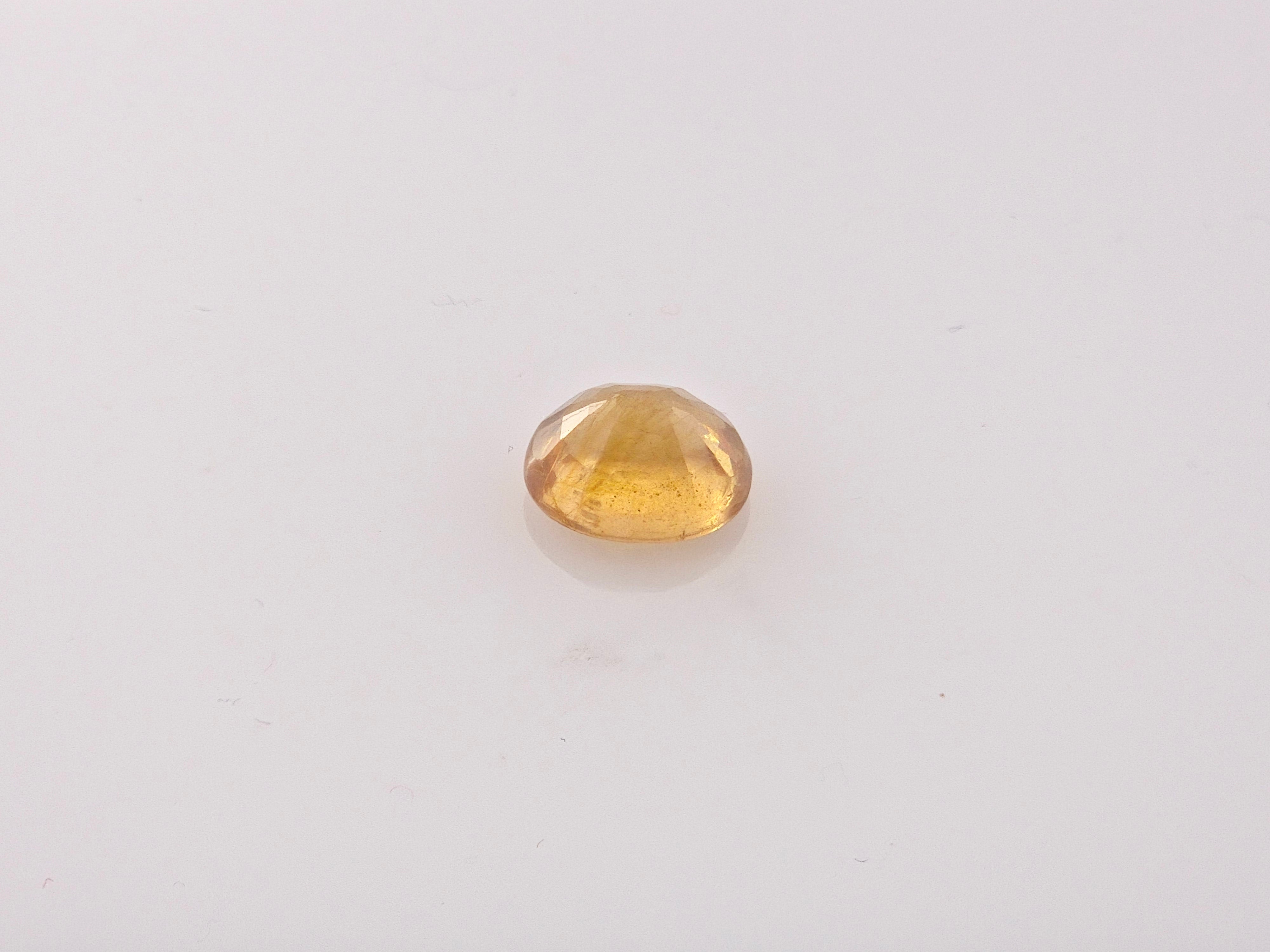YELLOW SAPPHIRE - 5.91 Carats
