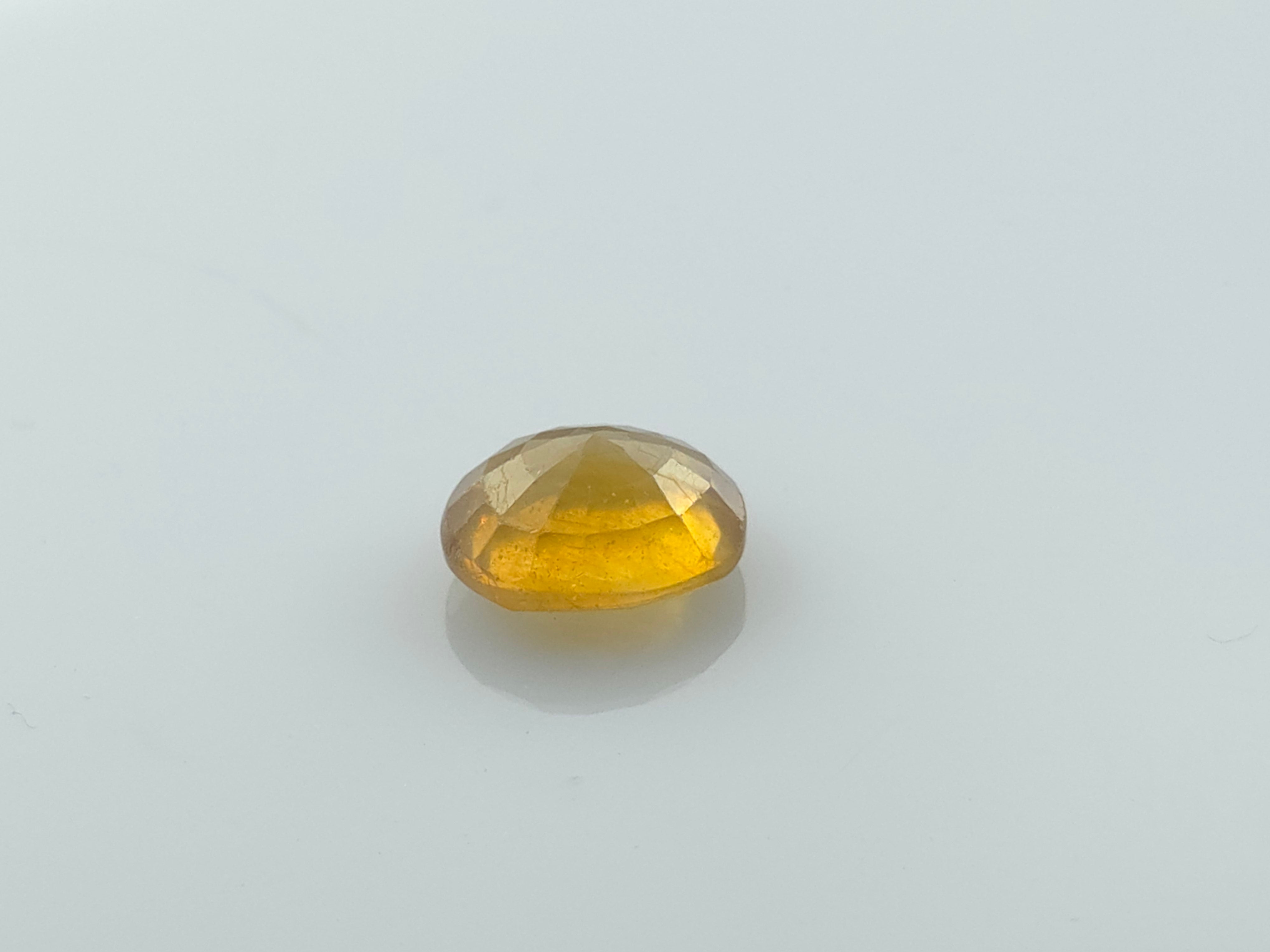 YELLOW SAPPHIRE - 6.42 CARATS