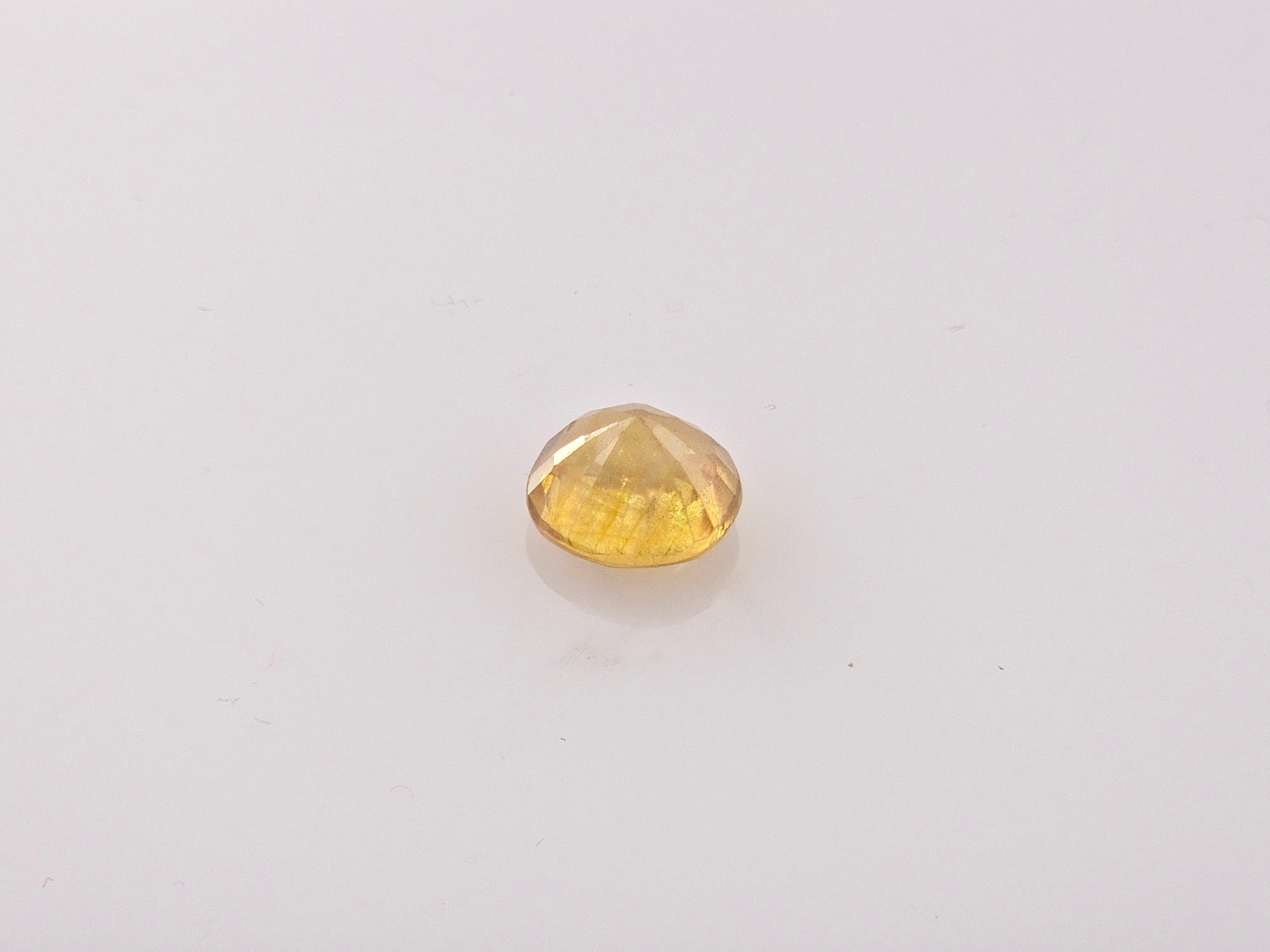 YELLOW SAPPHIRE - 5.84 Carats