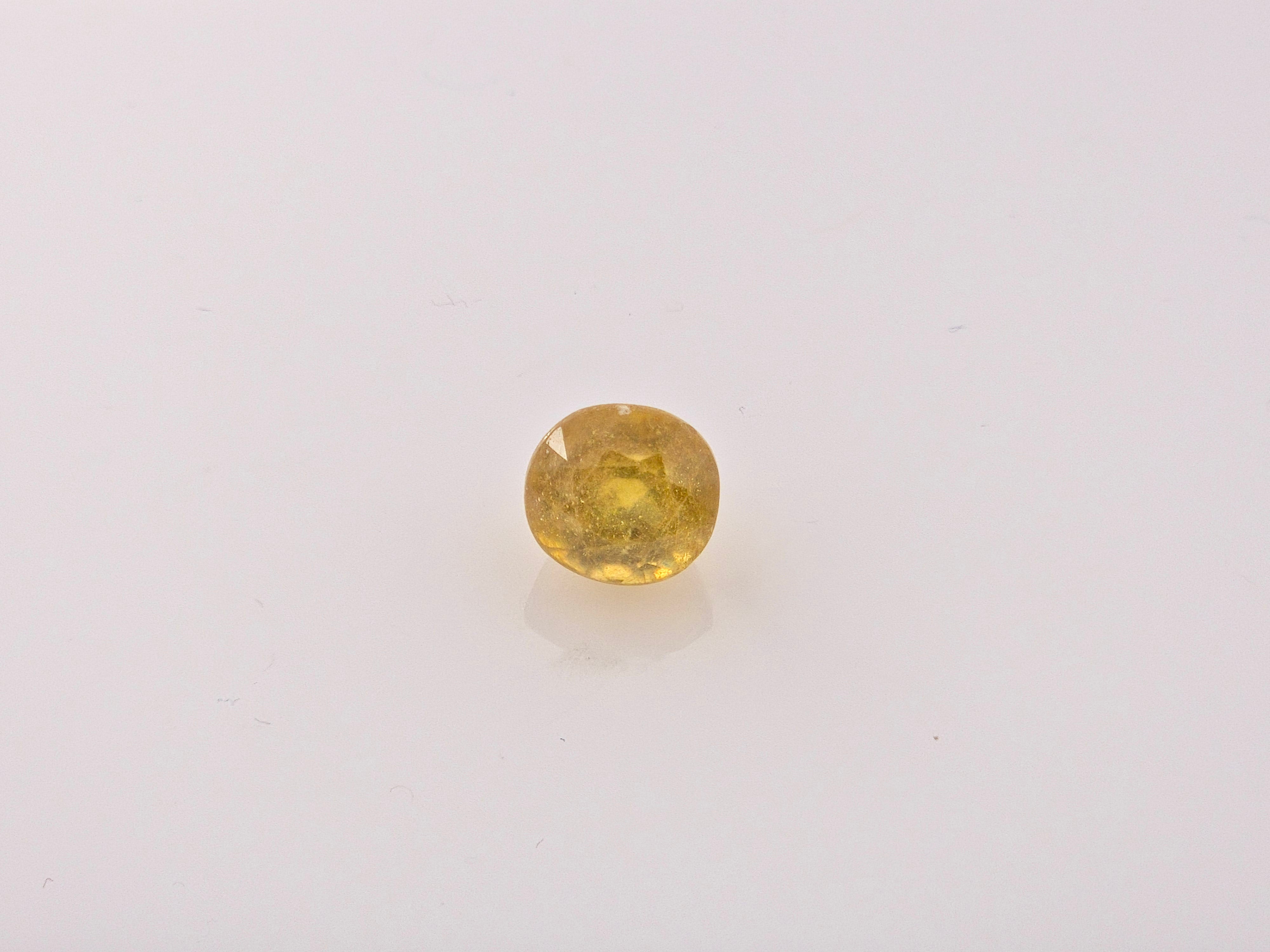 YELLOW SAPPHIRE - 5.54 Carats