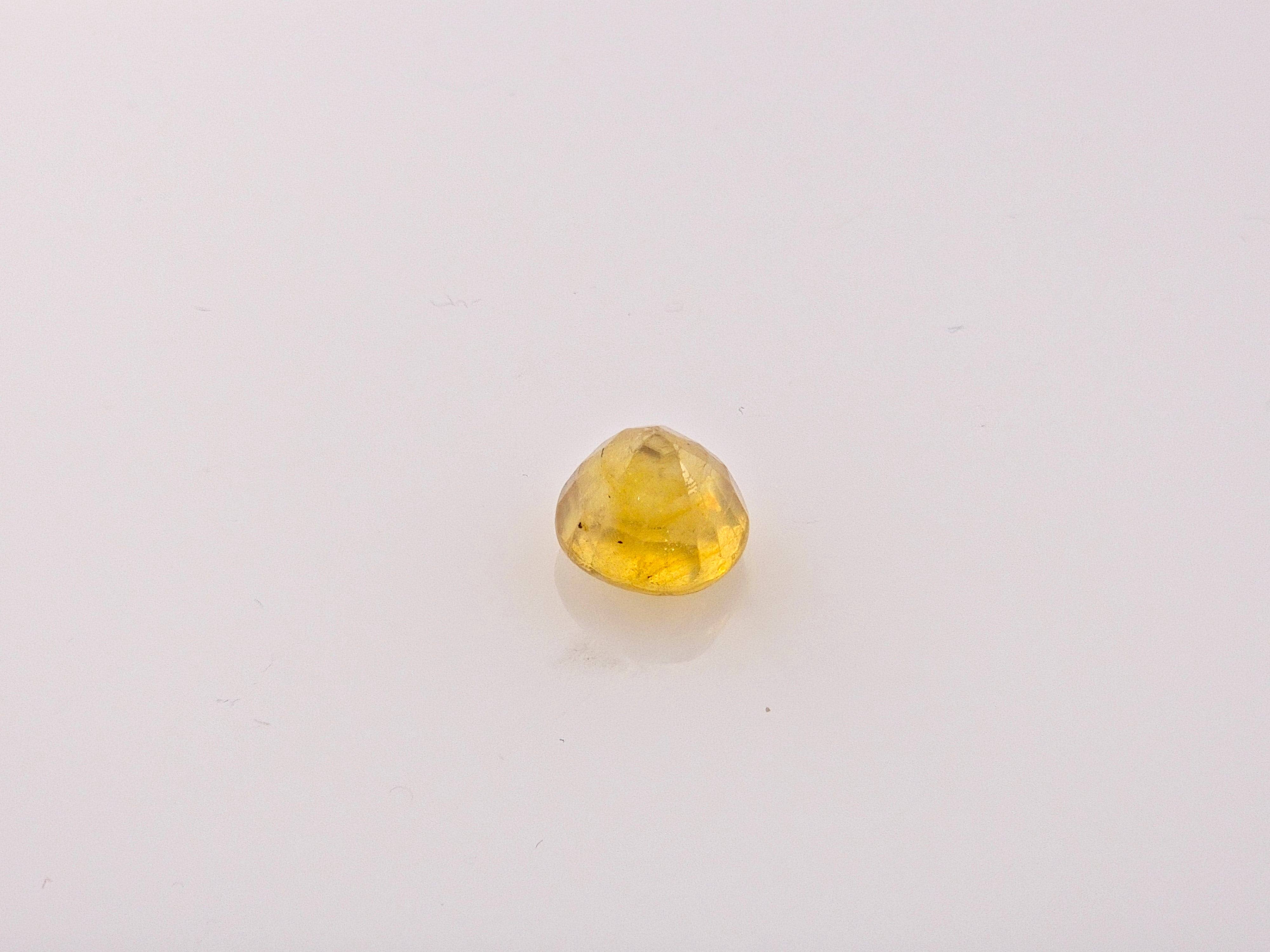YELLOW SAPPHIRE - 5.54 Carats