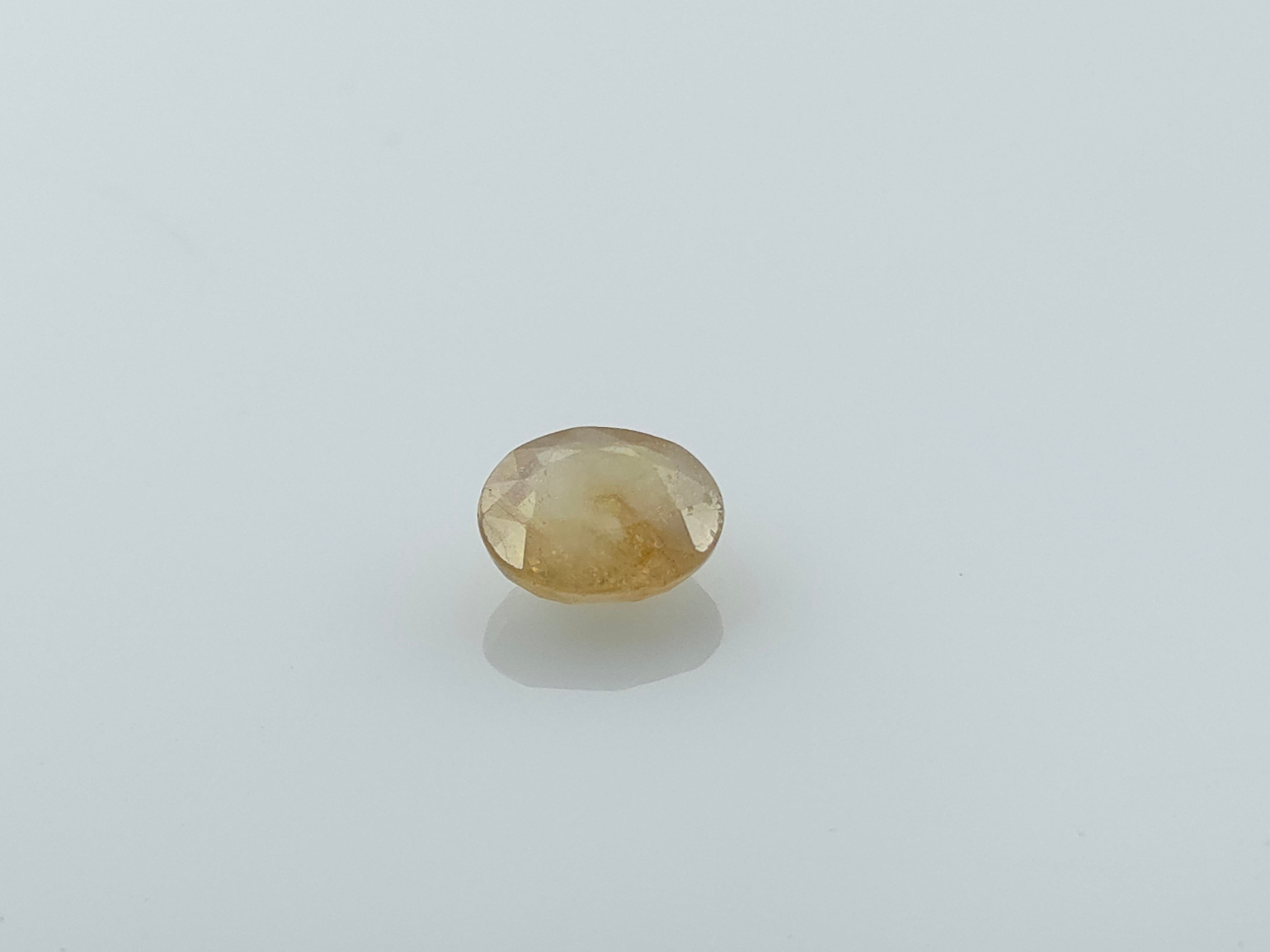YELLOW SAPPHIRE - 3.09 CARATS