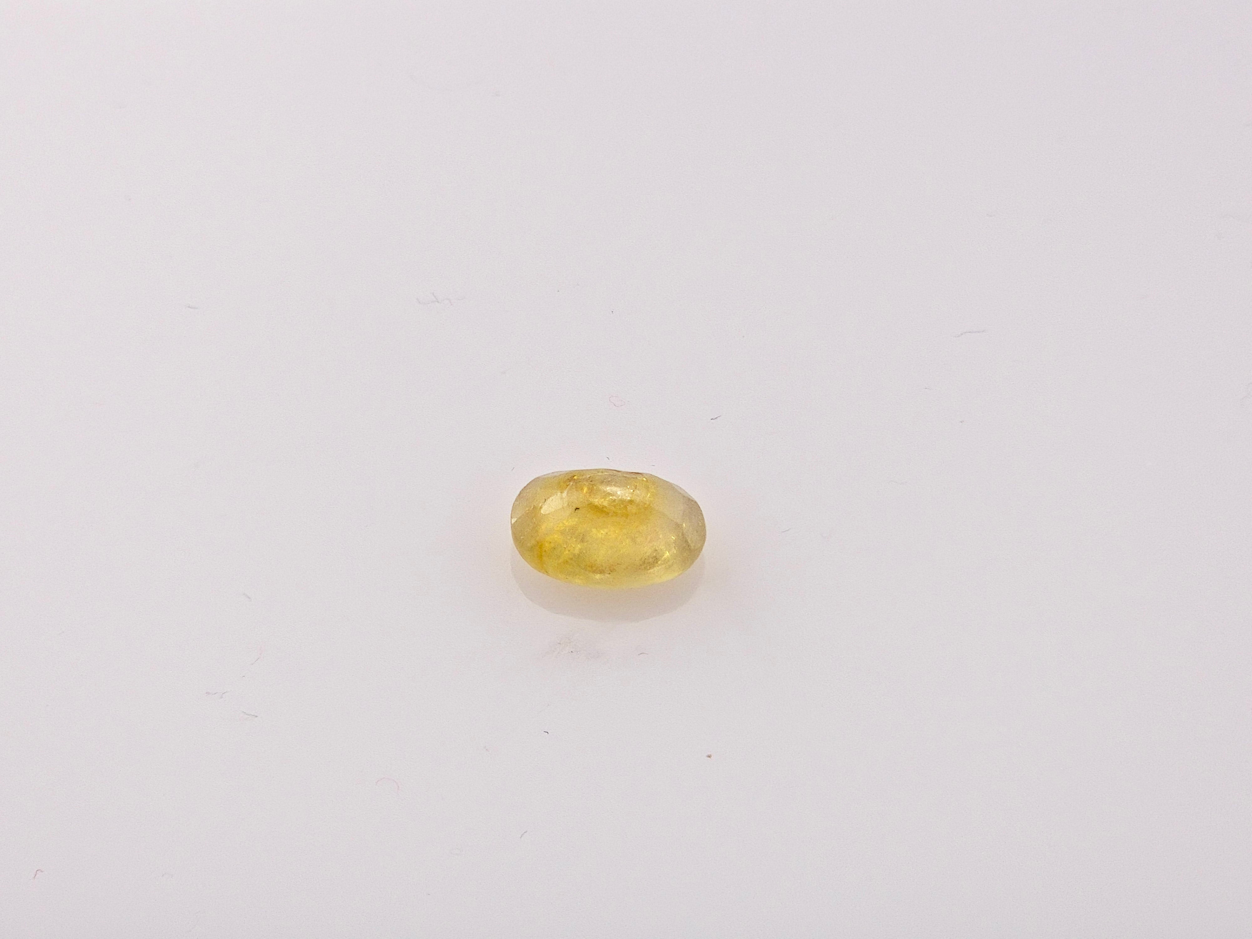 YELLOW SAPPHIRE - 2.72 Carats