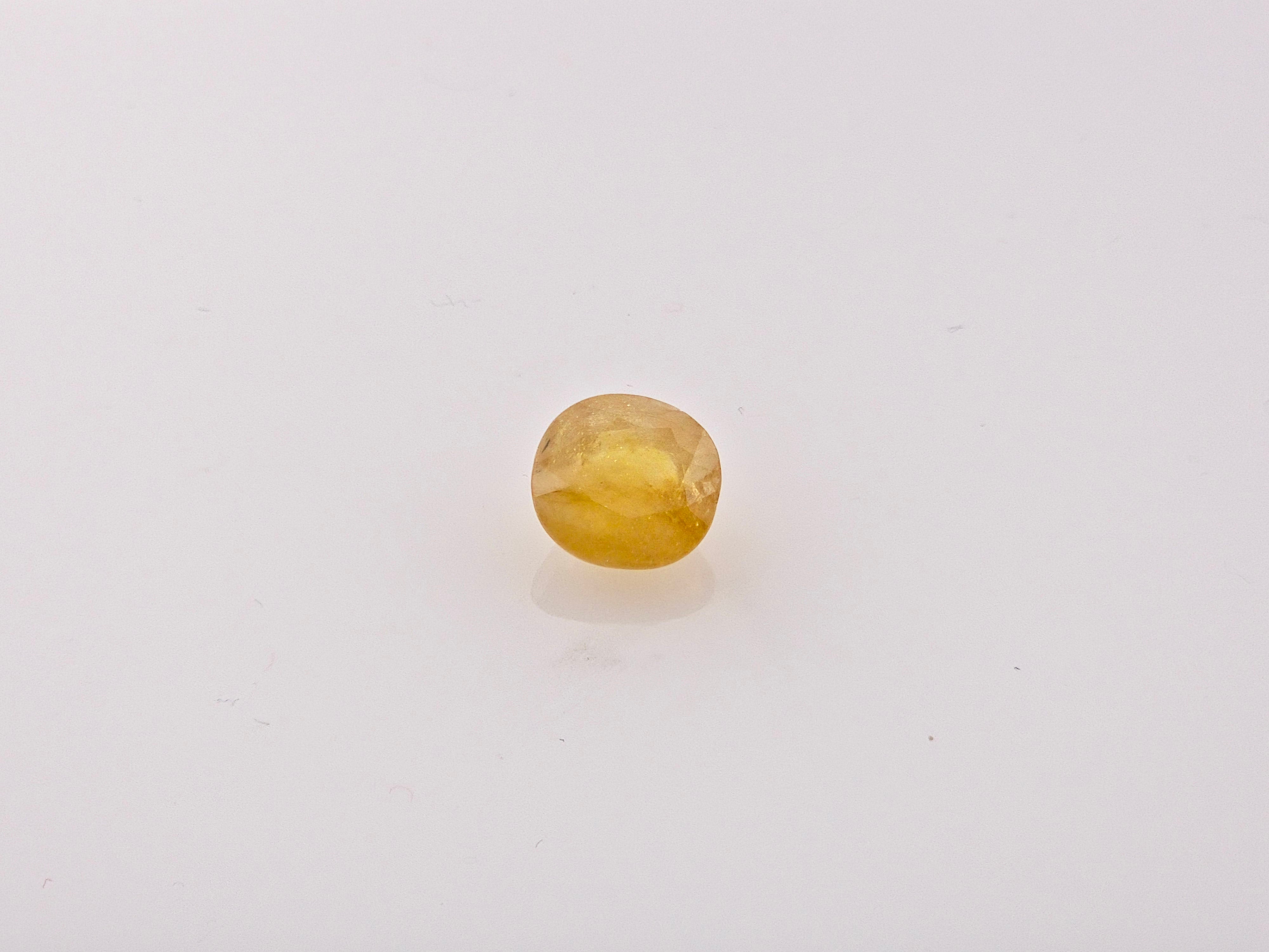 YELLOW SAPPHIRE - 3.76 Carats