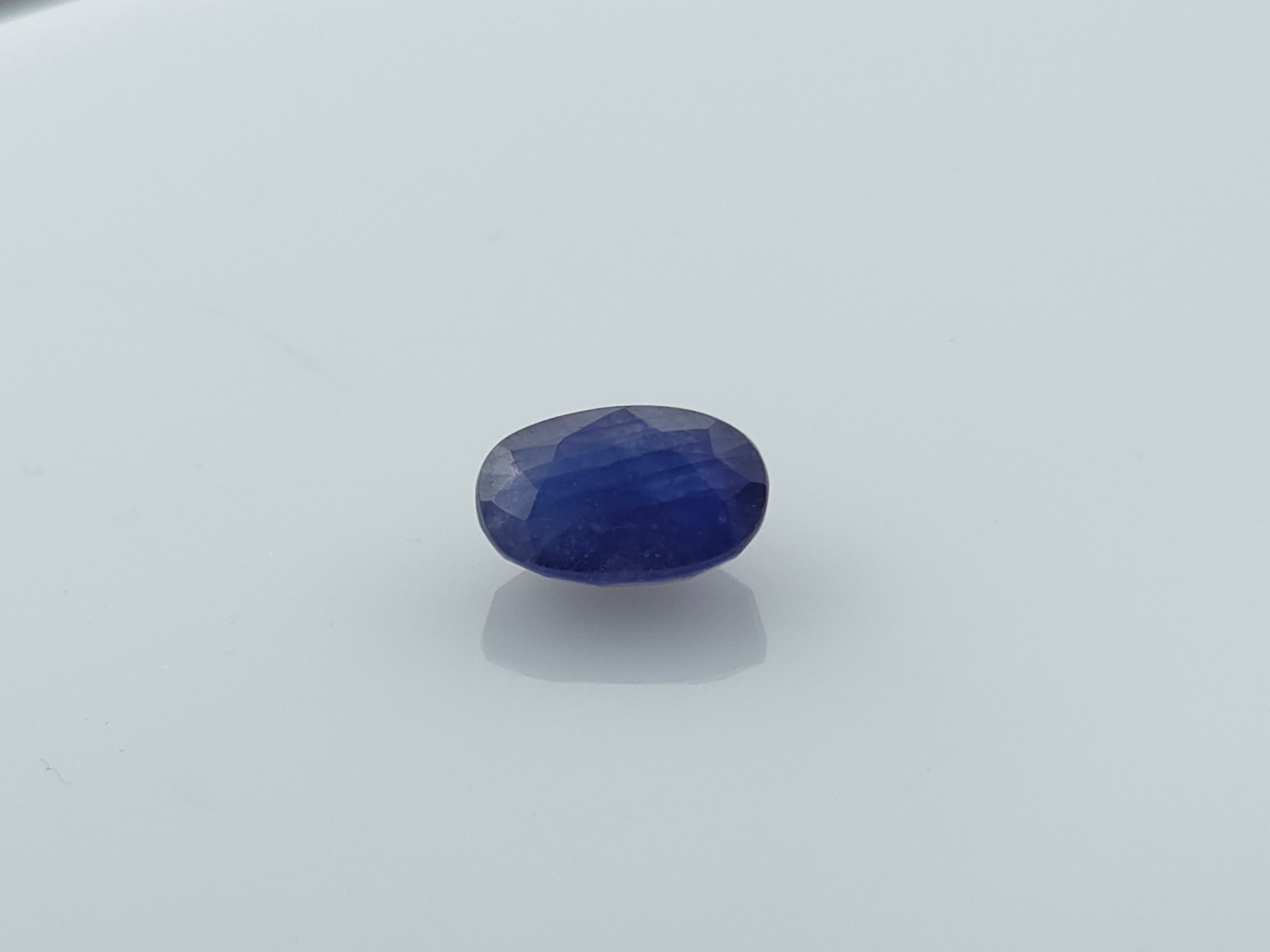 BLUE SAPPHIRE - 4.43 CARATS