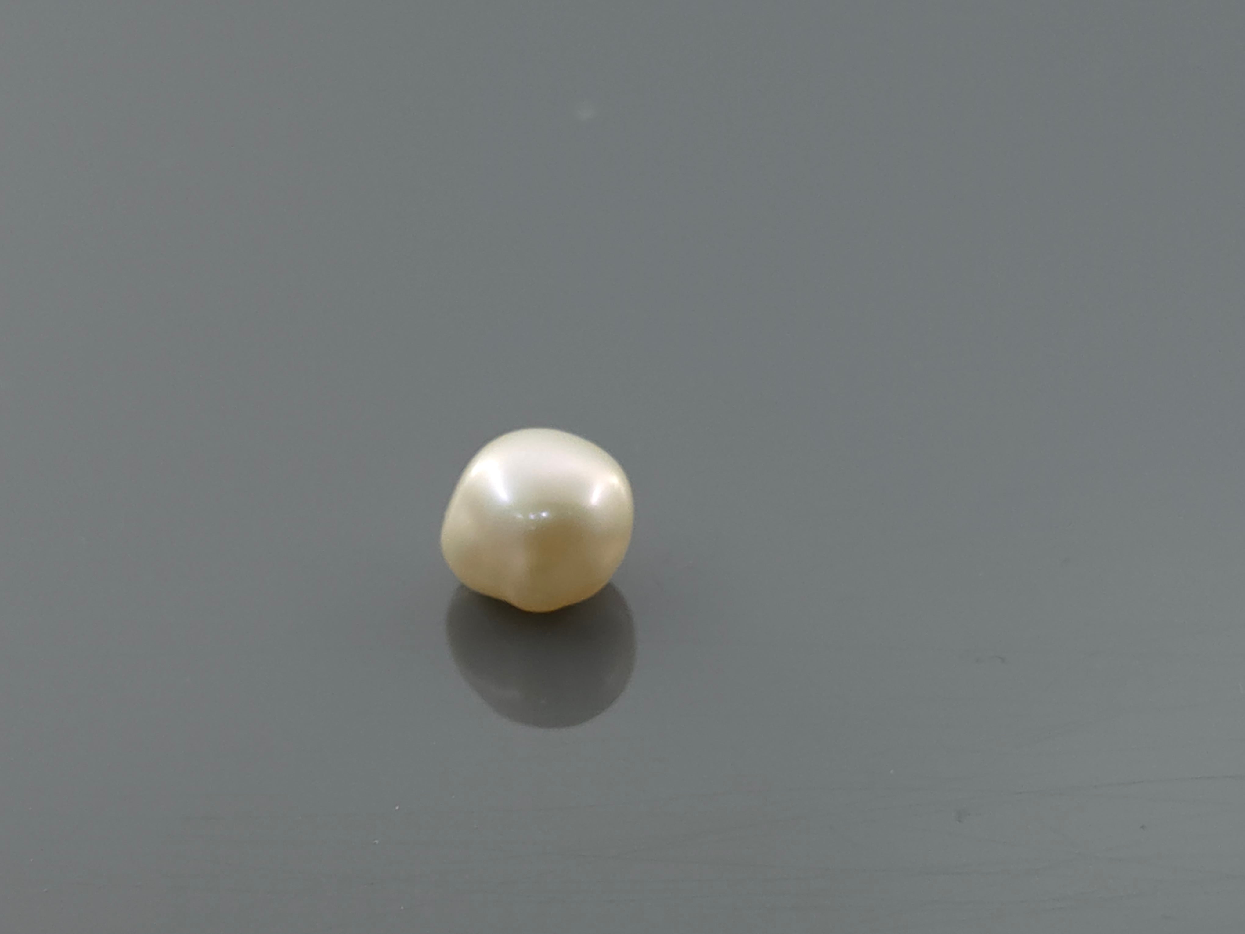 PEARL - 2.57 CARATS