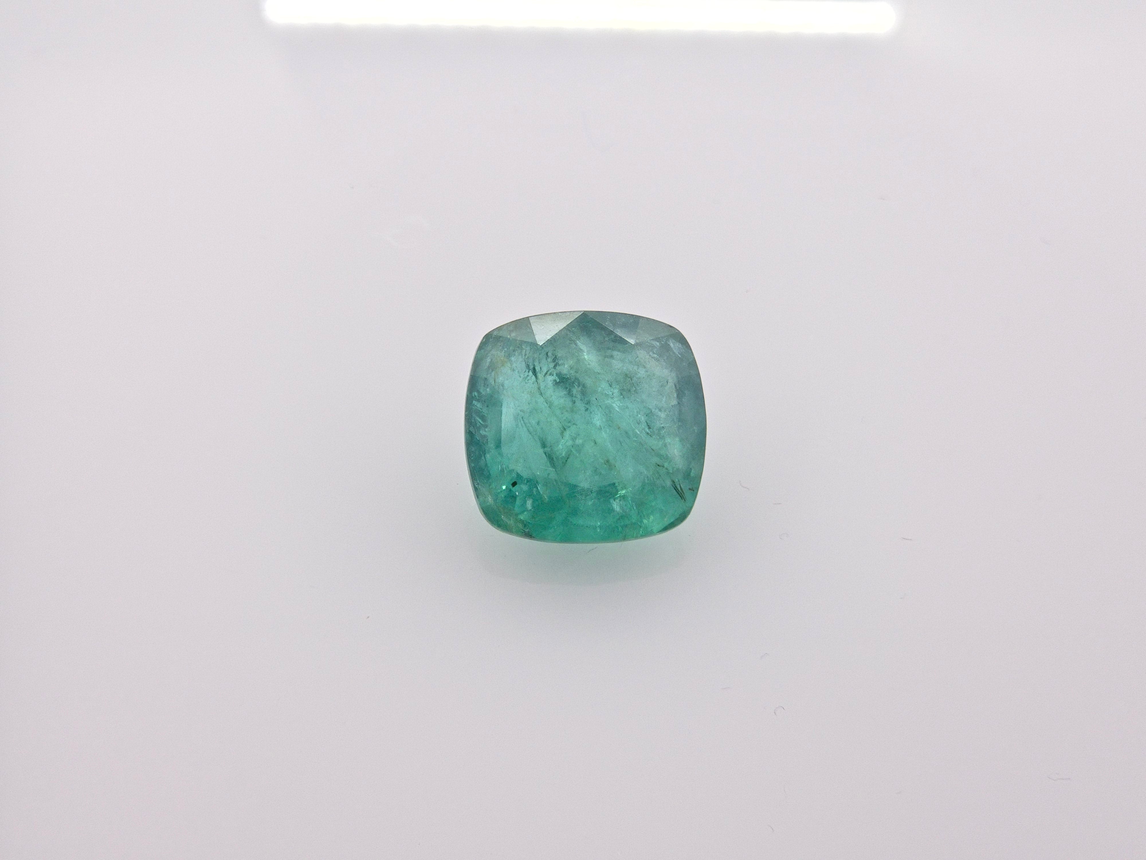 EMERALD - 12.35 Carats