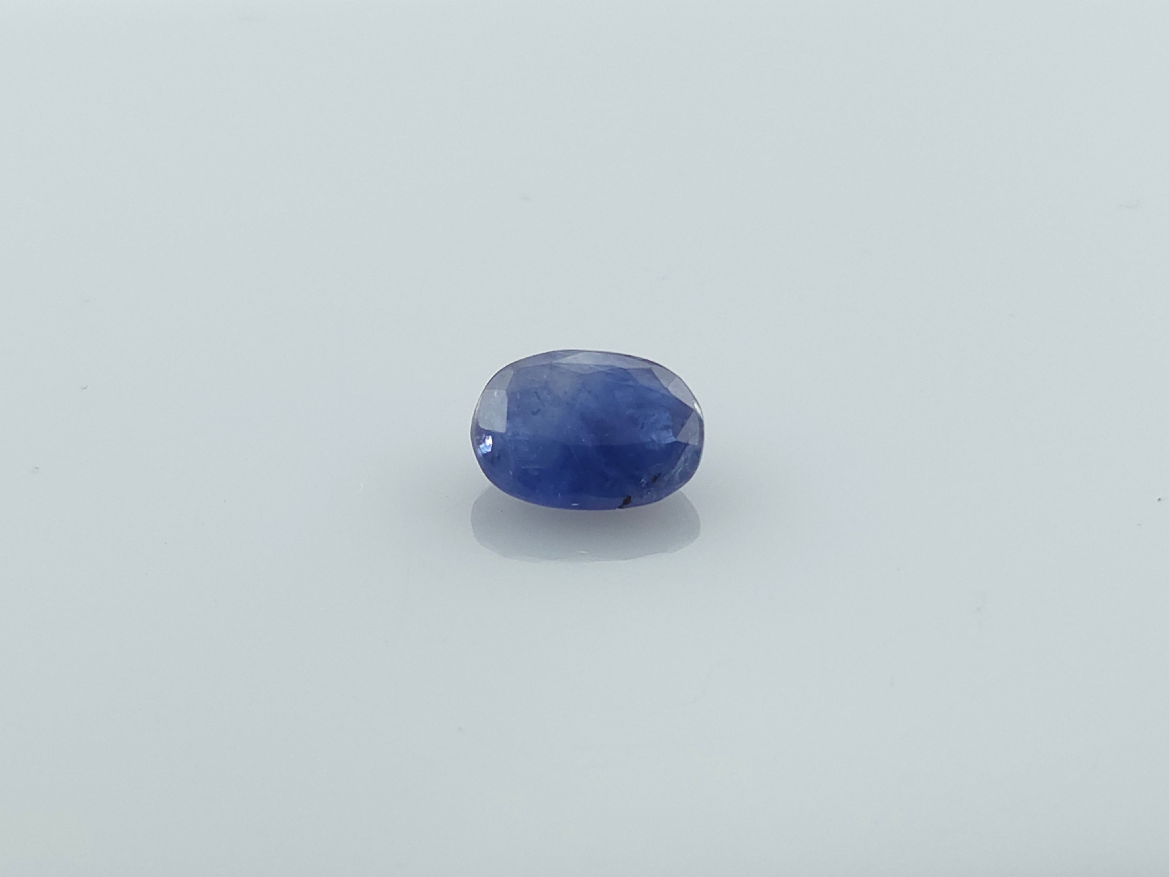 BLUE SAPPHIRE - 3.91 CARATS