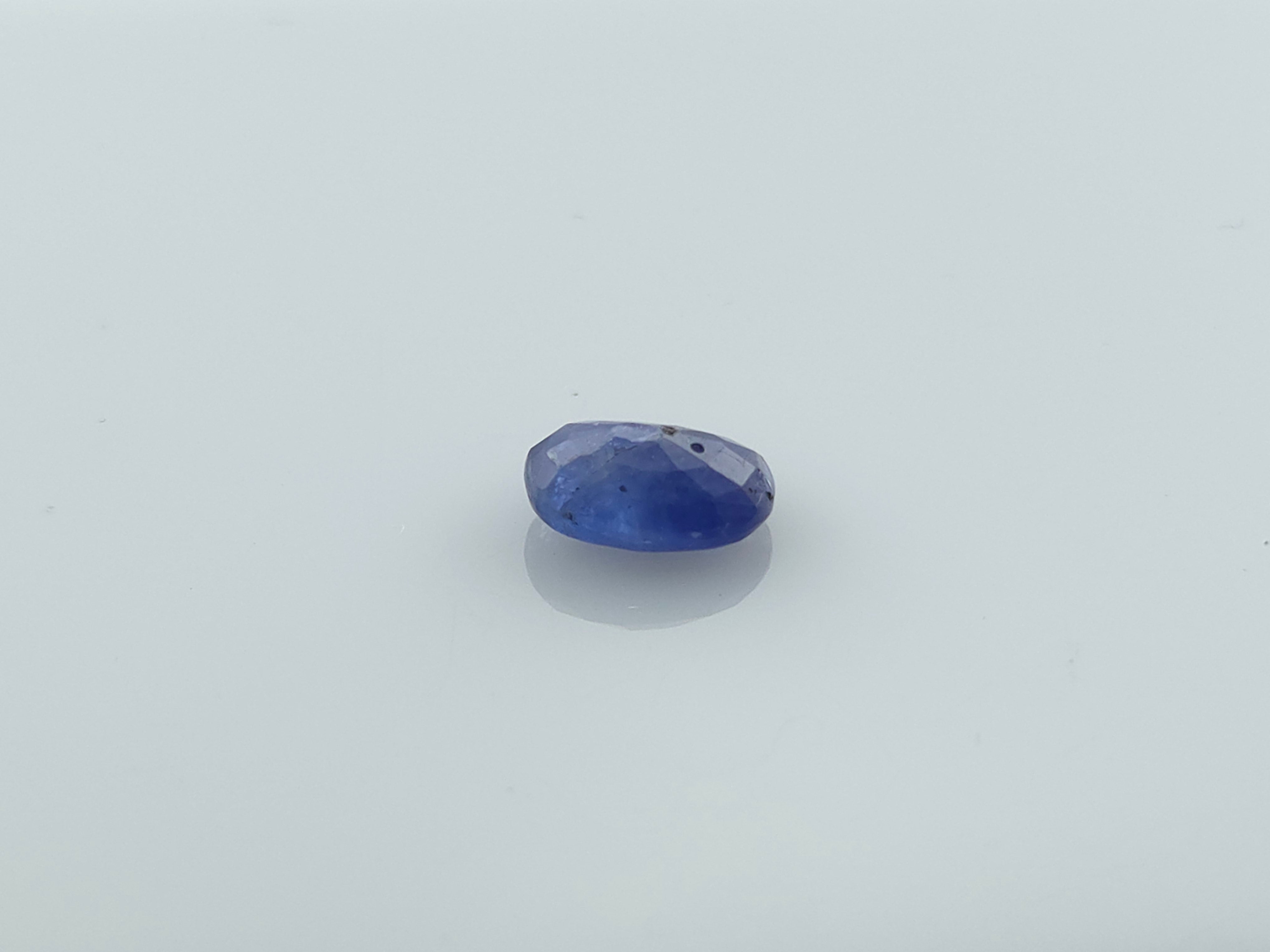 BLUE SAPPHIRE - 3.91 CARATS