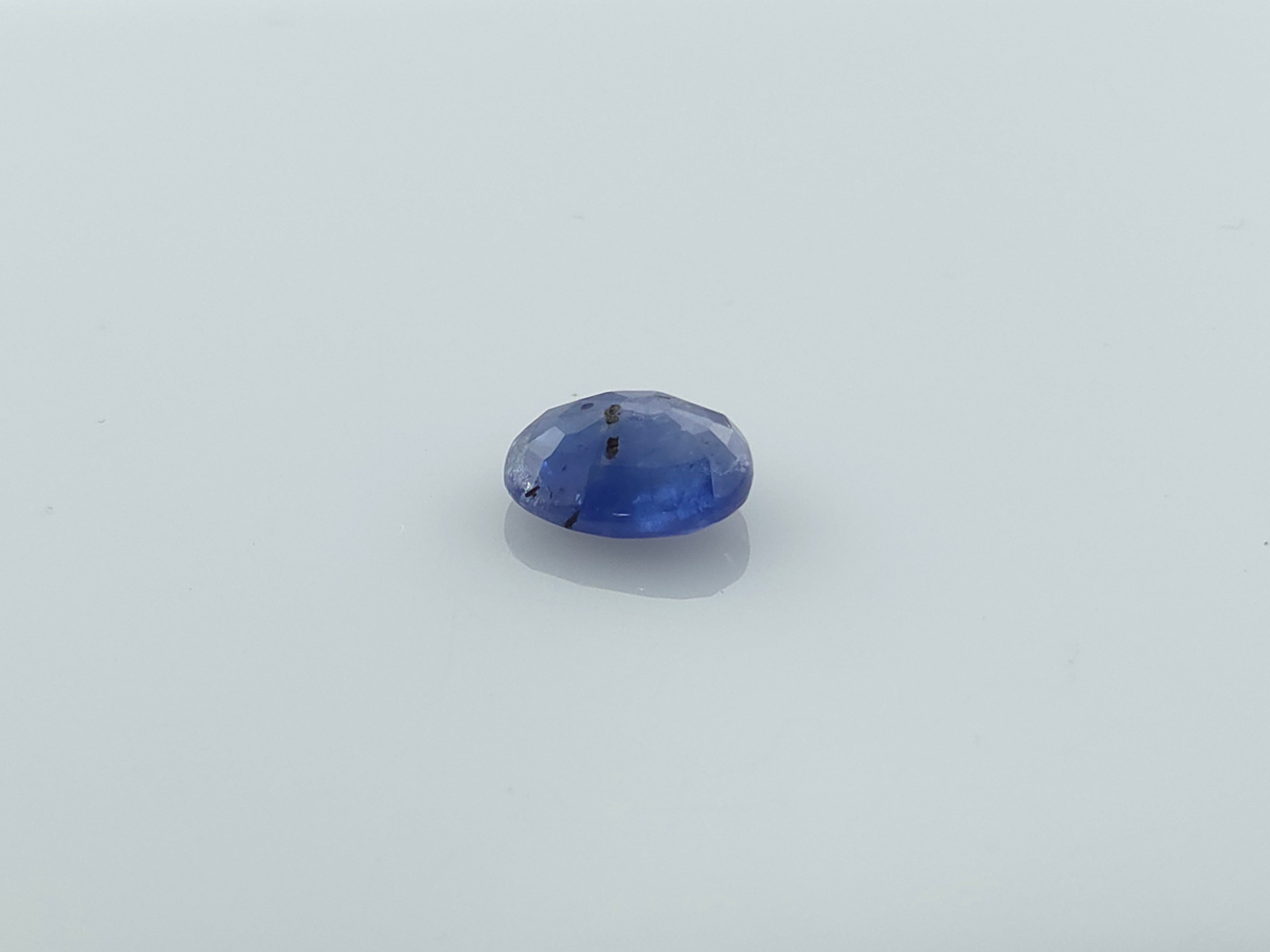 BLUE SAPPHIRE - 3.91 CARATS