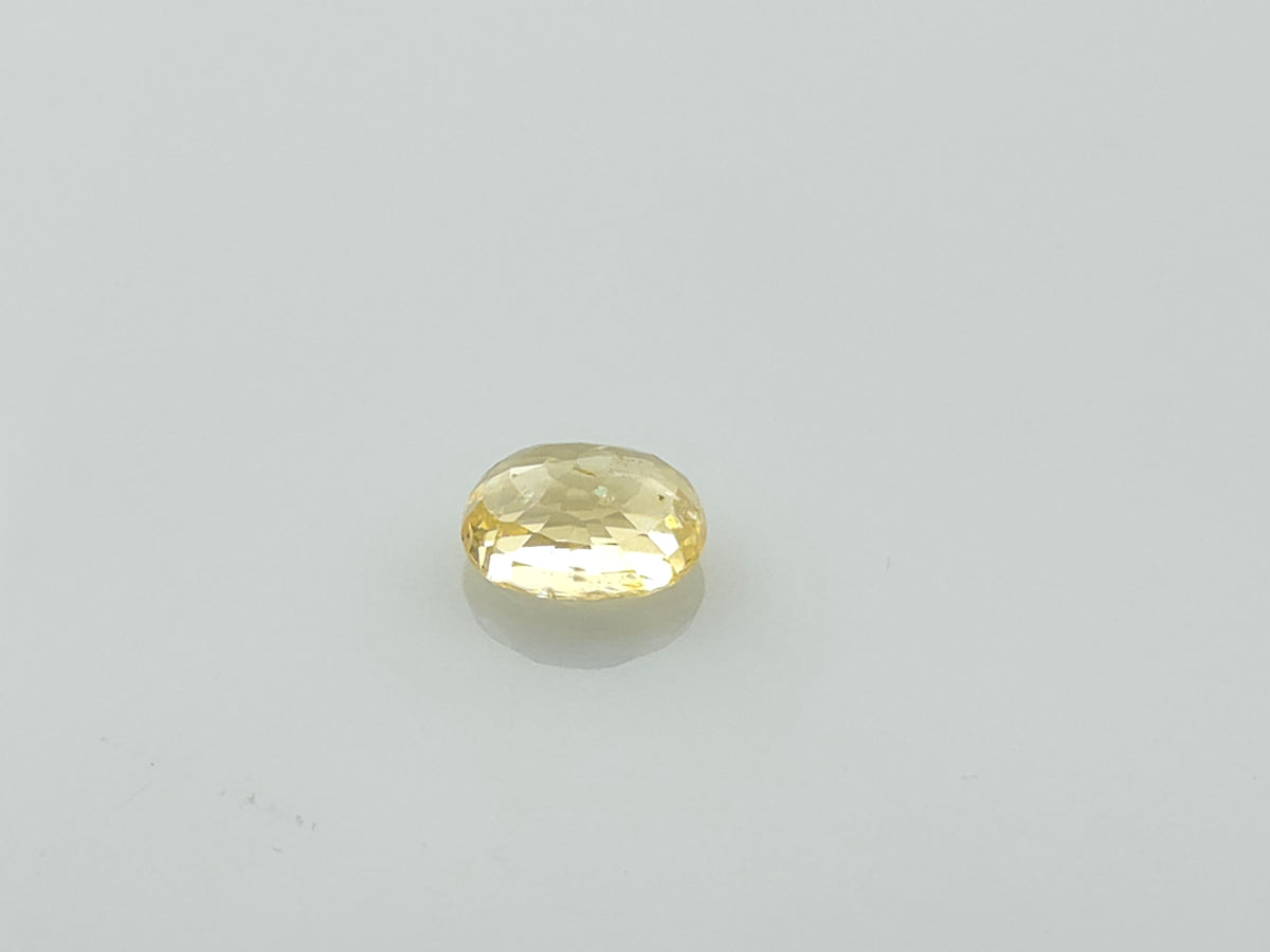 YELLOW SAPPHIRE - 3.59 CARATS