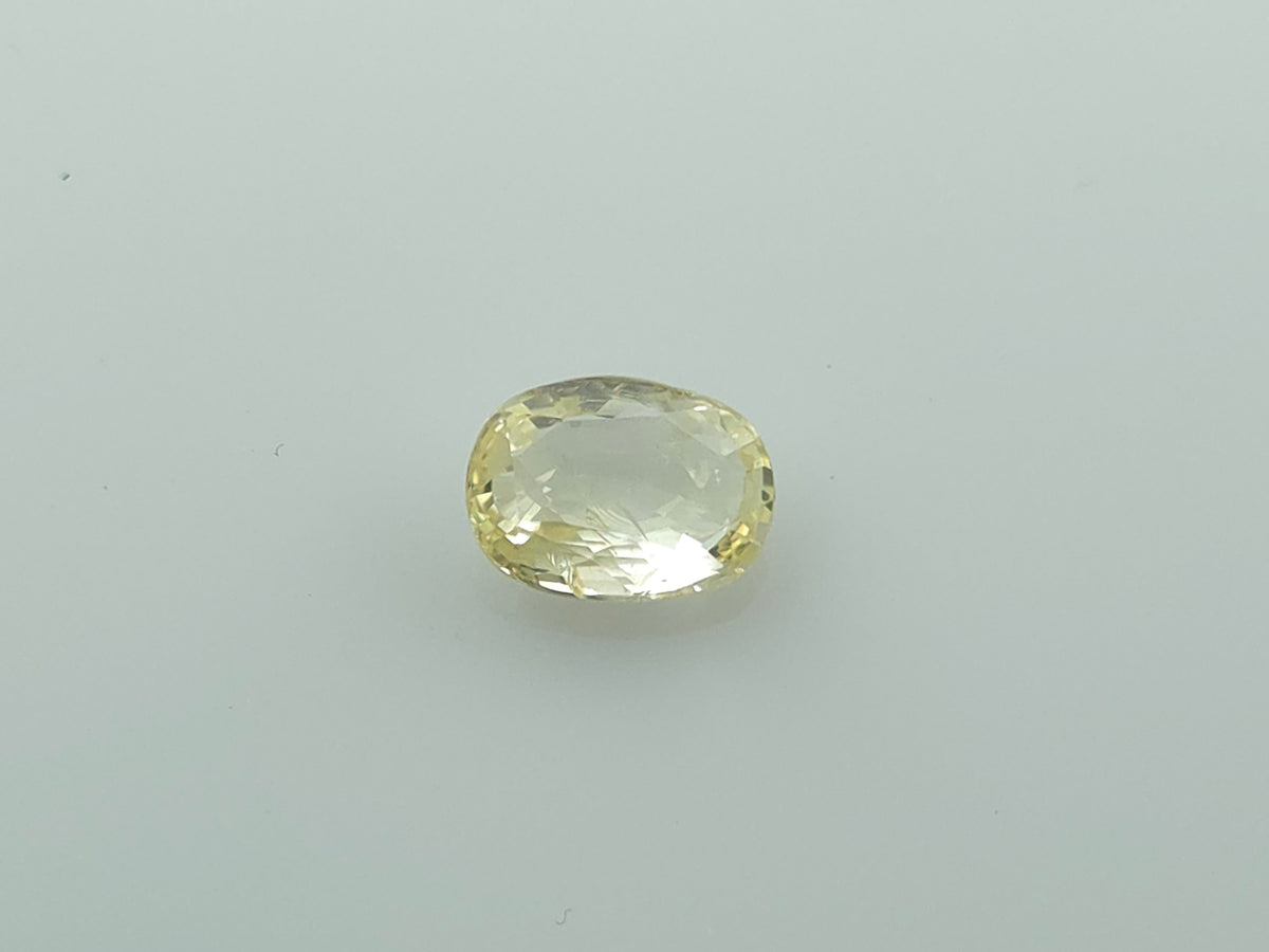 YELLOW SAPPHIRE - 6.08 CARATS