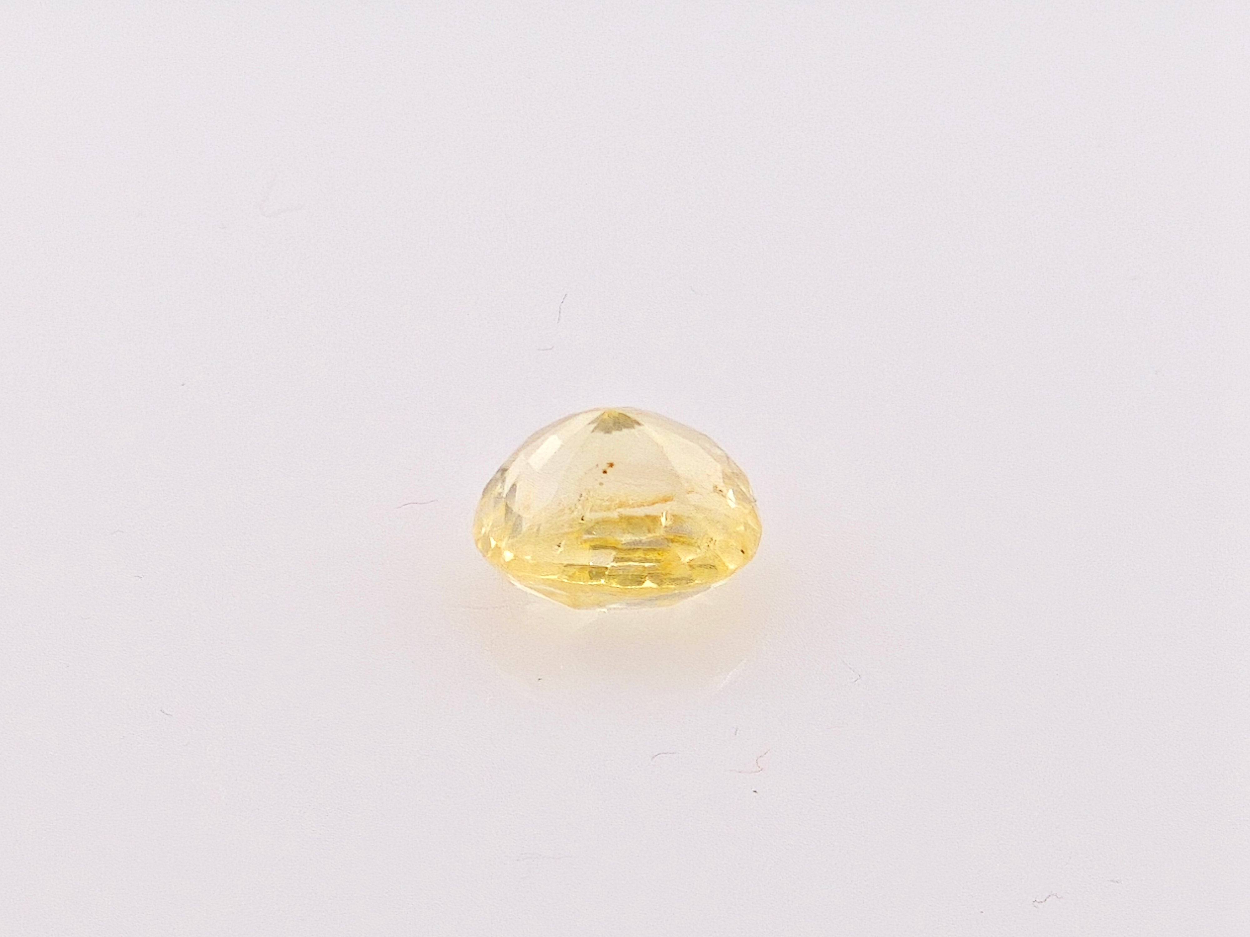 YELLOW SAPPHIRE - 3.14 CARATS