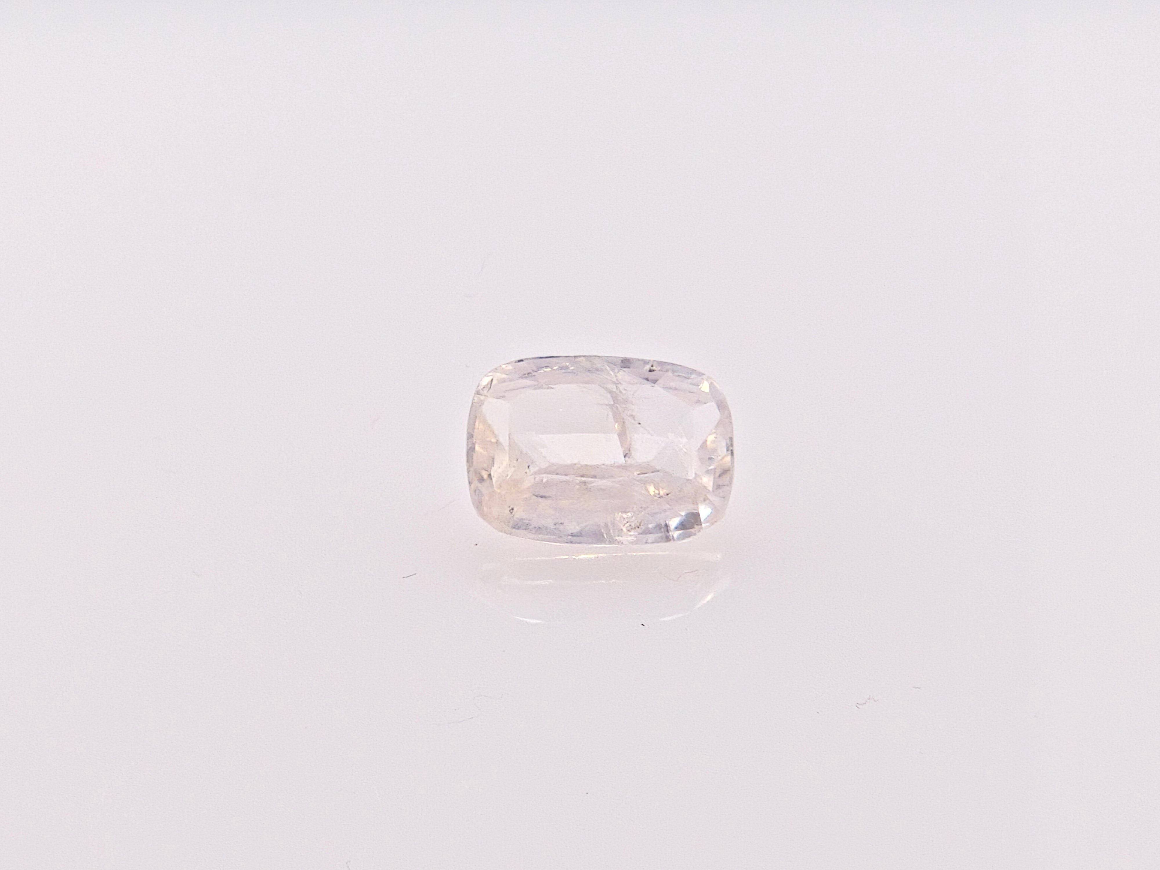 YELLOW SAPPHIRE- 4.60 Carats