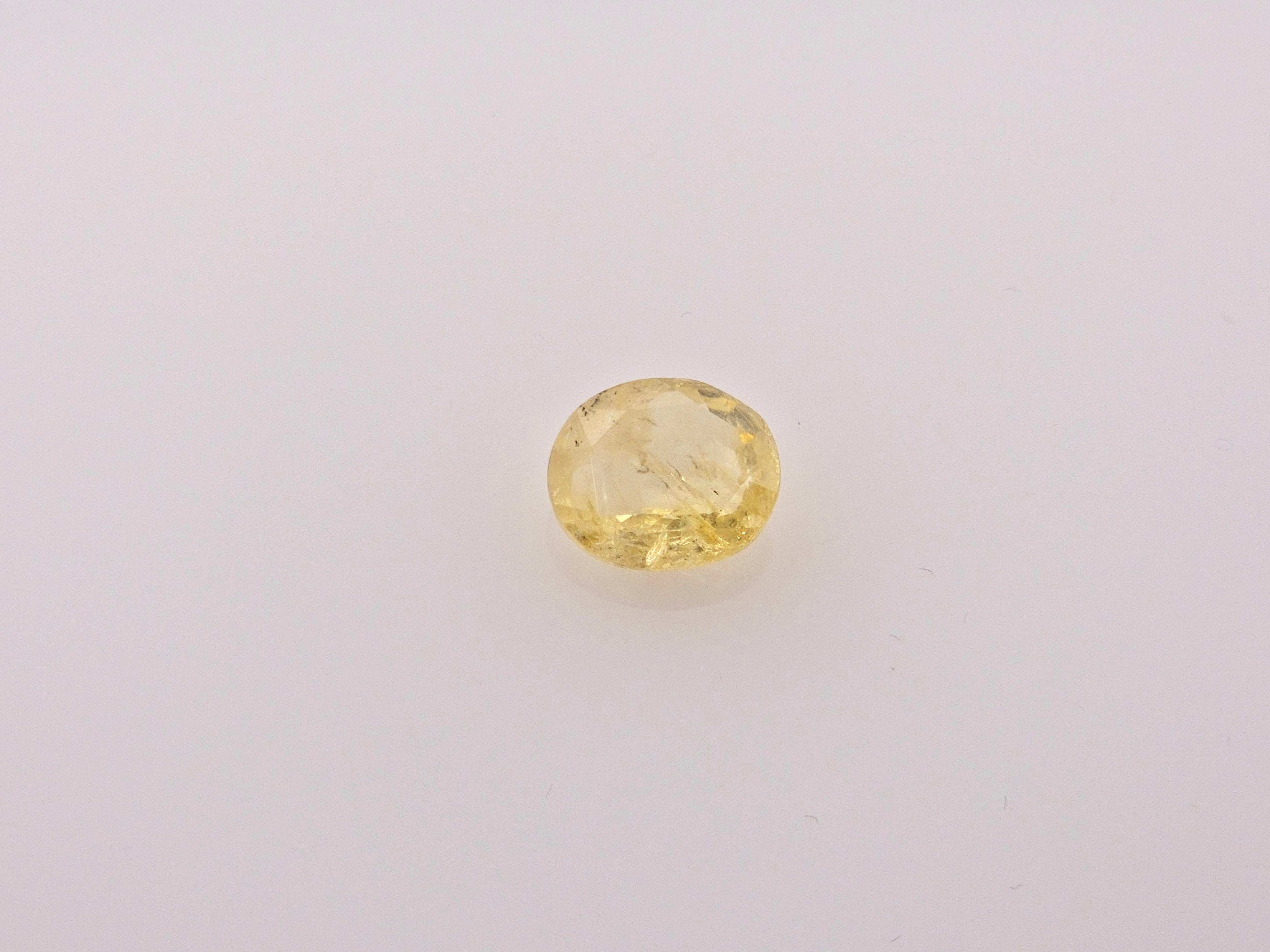 YELLOW SAPPHIRE-  3.29 Carats