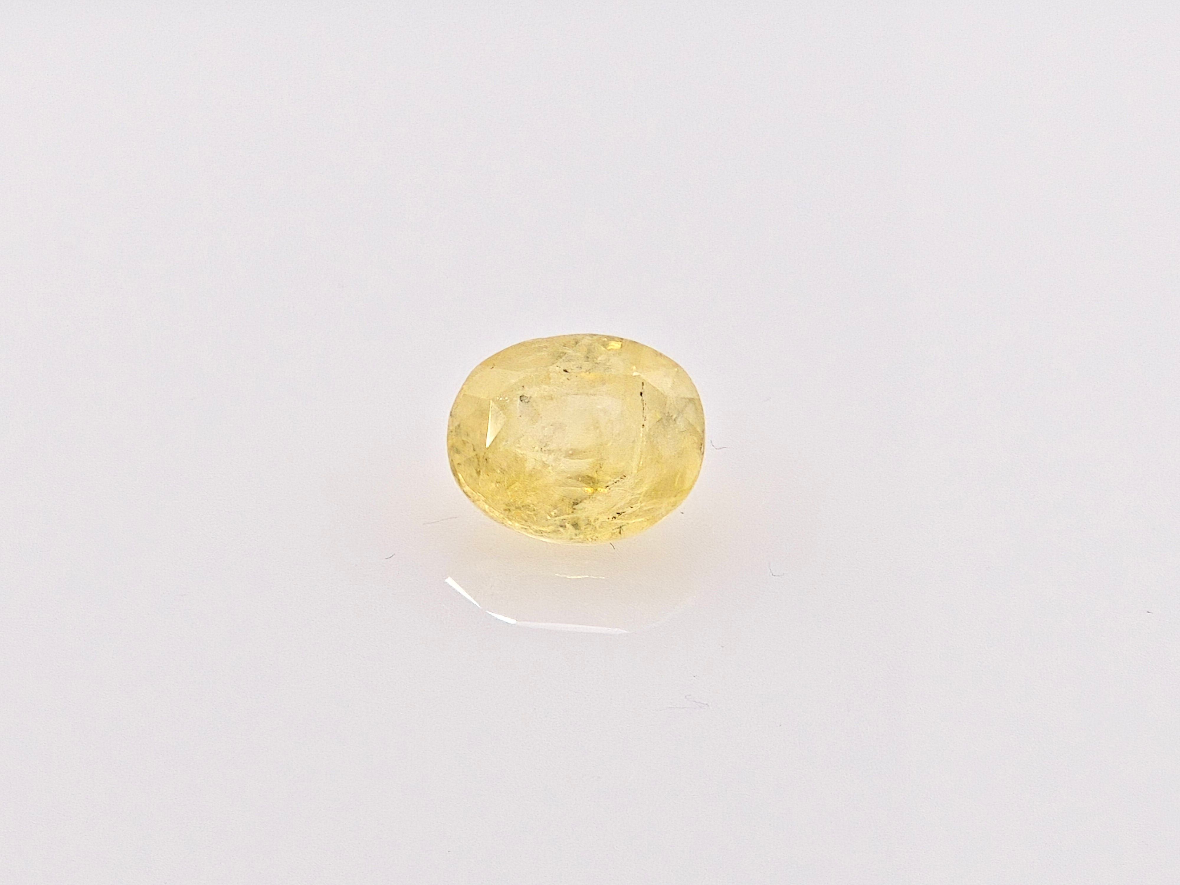 YELLOW SAPPHIRE-  3.56 Carats