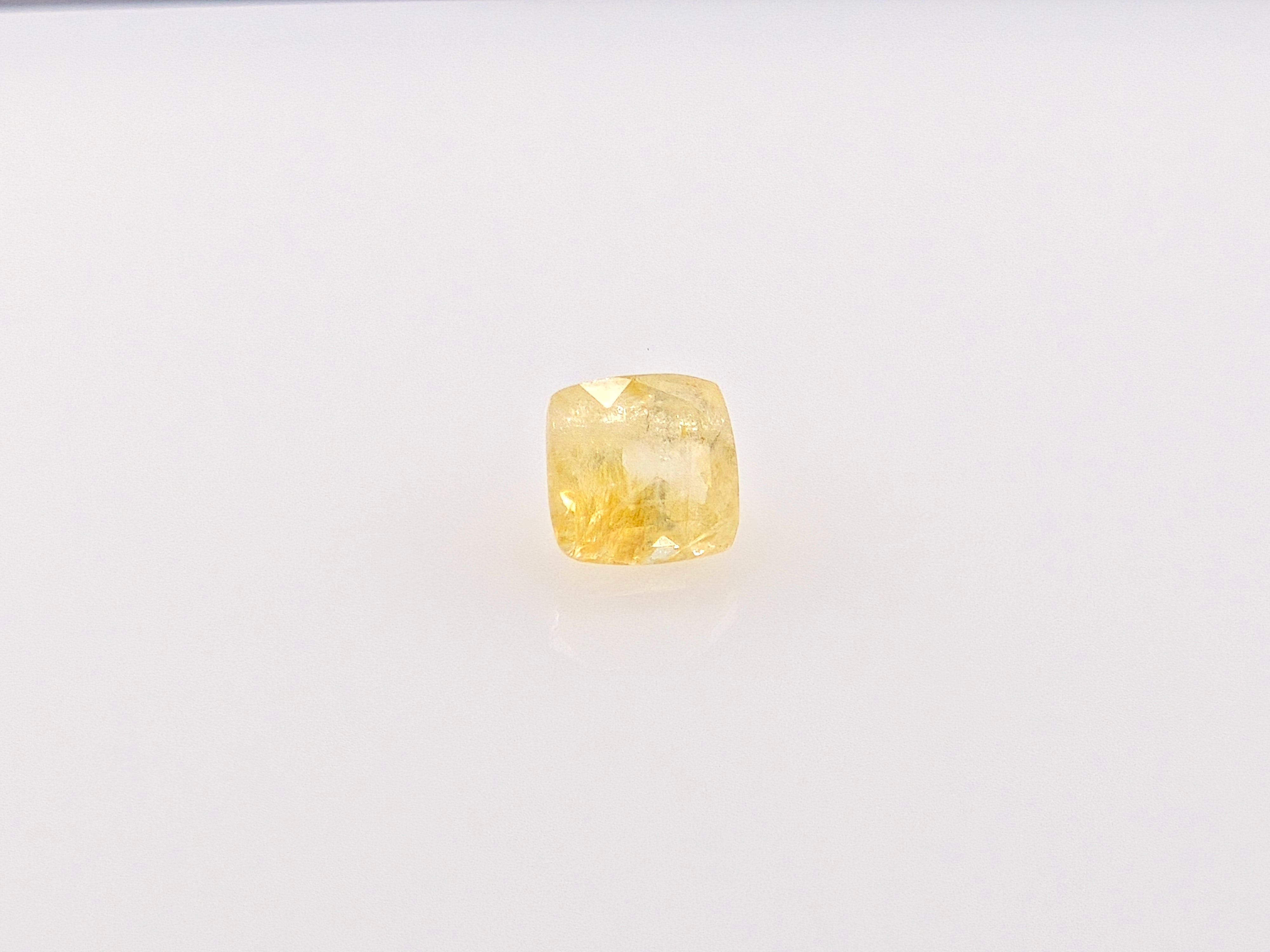 YELLOW SAPPHIRE - 3.15 CARATS