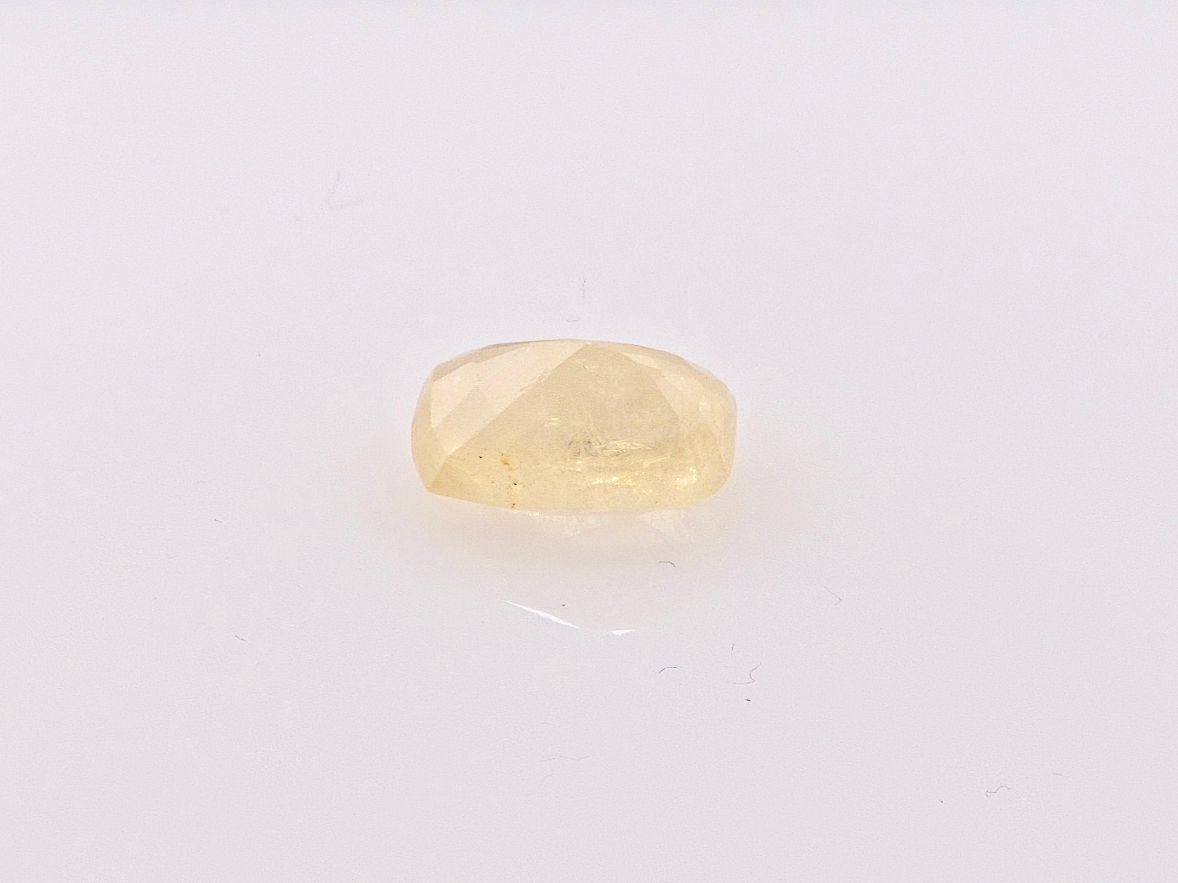 YELLOW SAPPHIRE- 4.84 Carats