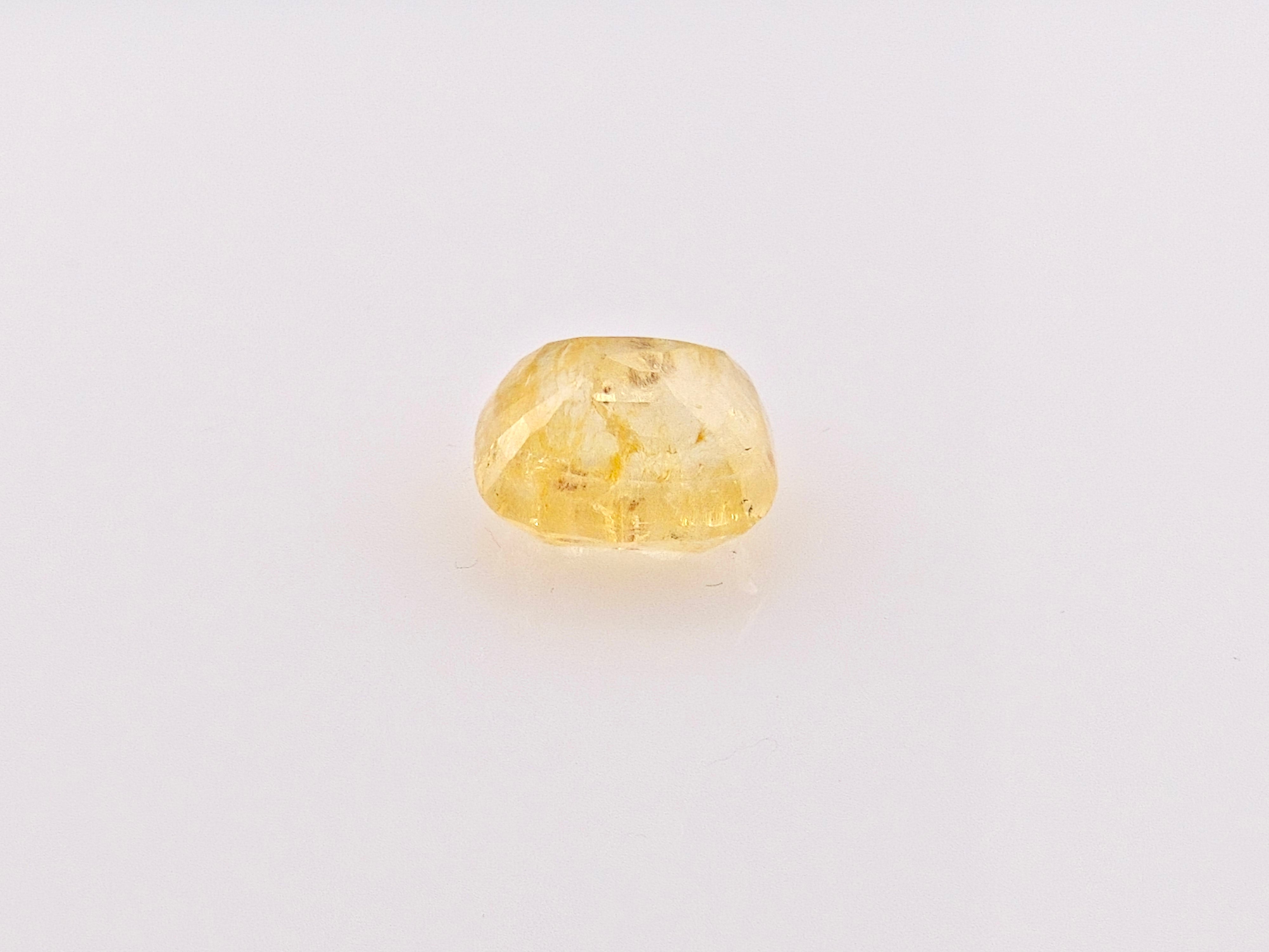 YELLOW SAPPHIRE-  5.84 Carats