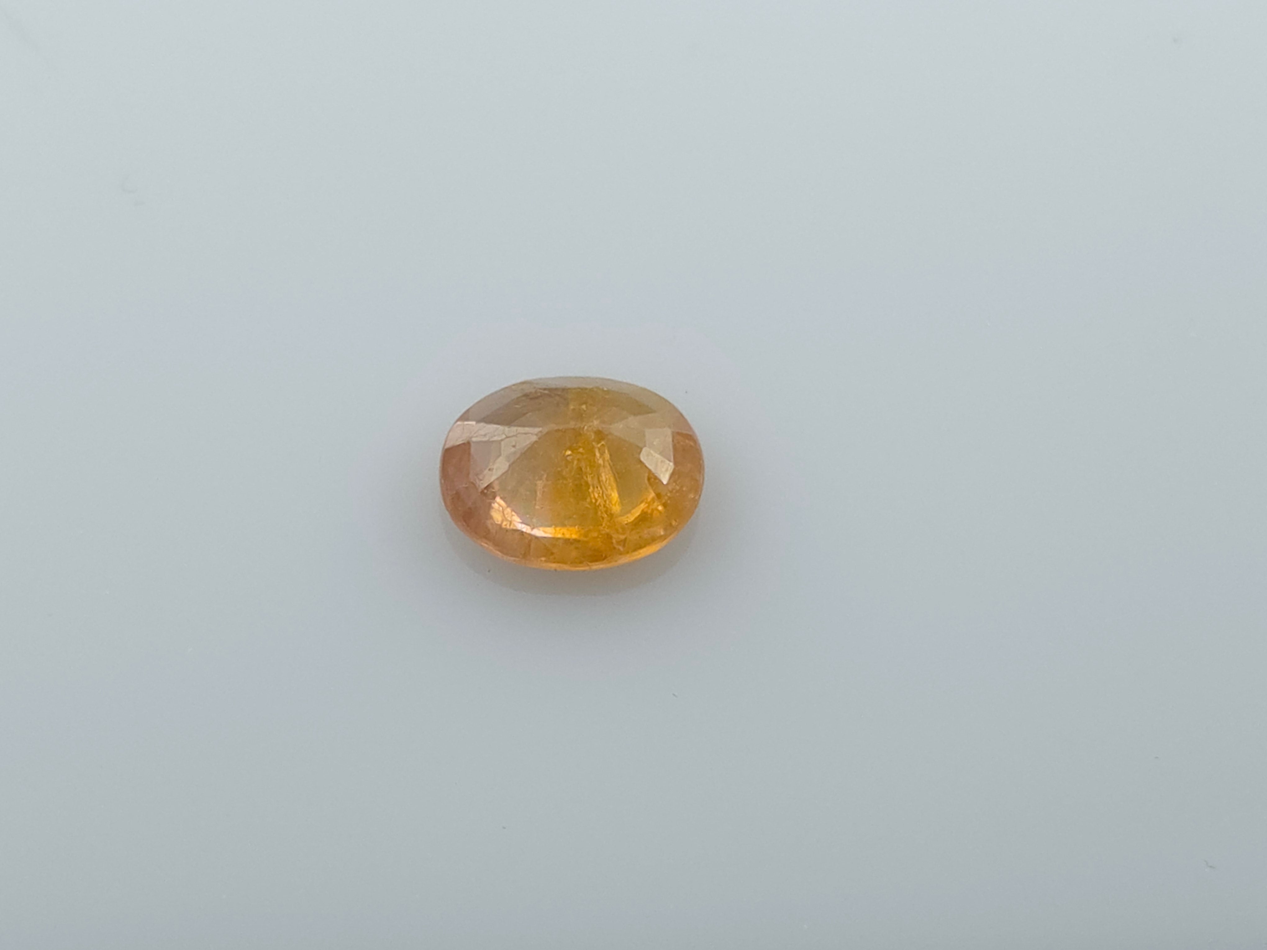 YELLOW SAPPHIRE - 4.18 CARATS