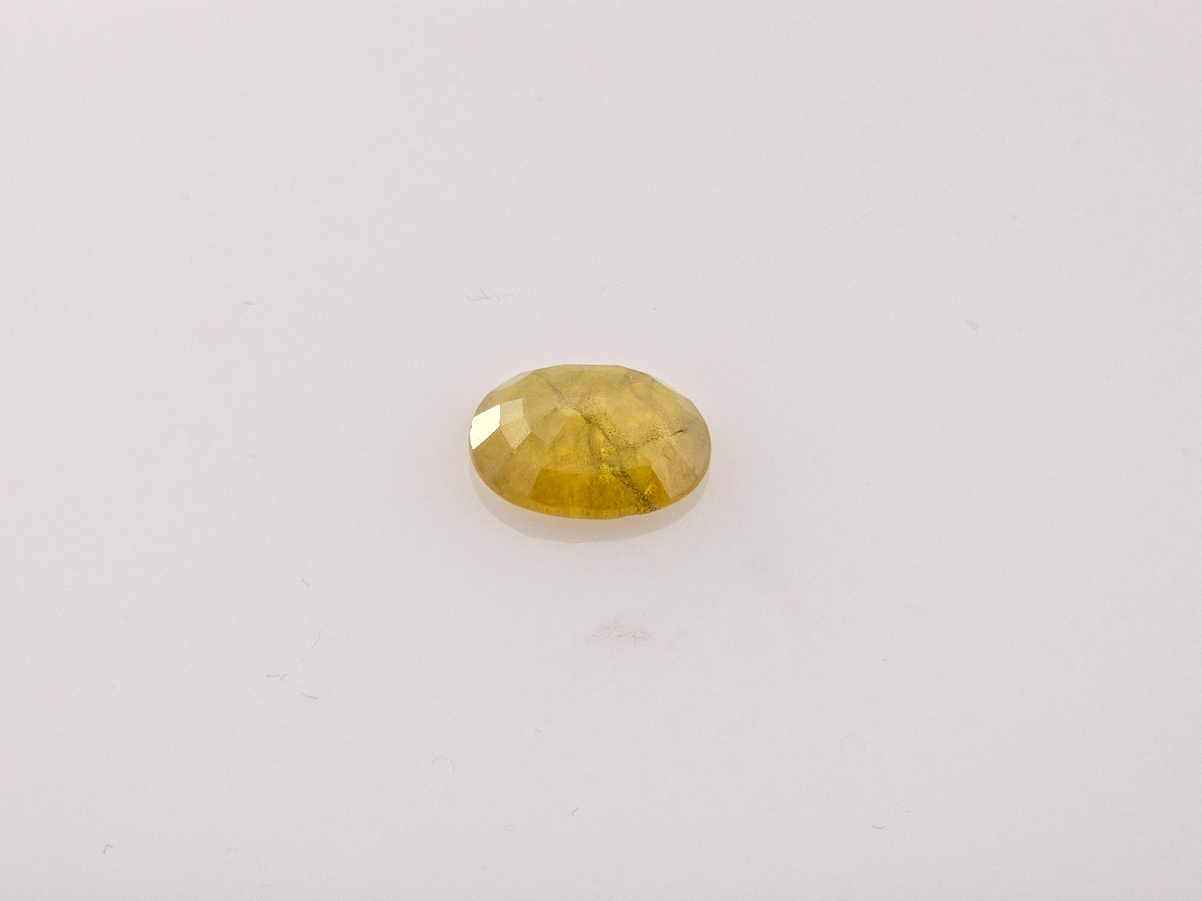 YELLOW SAPPHIRE - 4.91 Carats