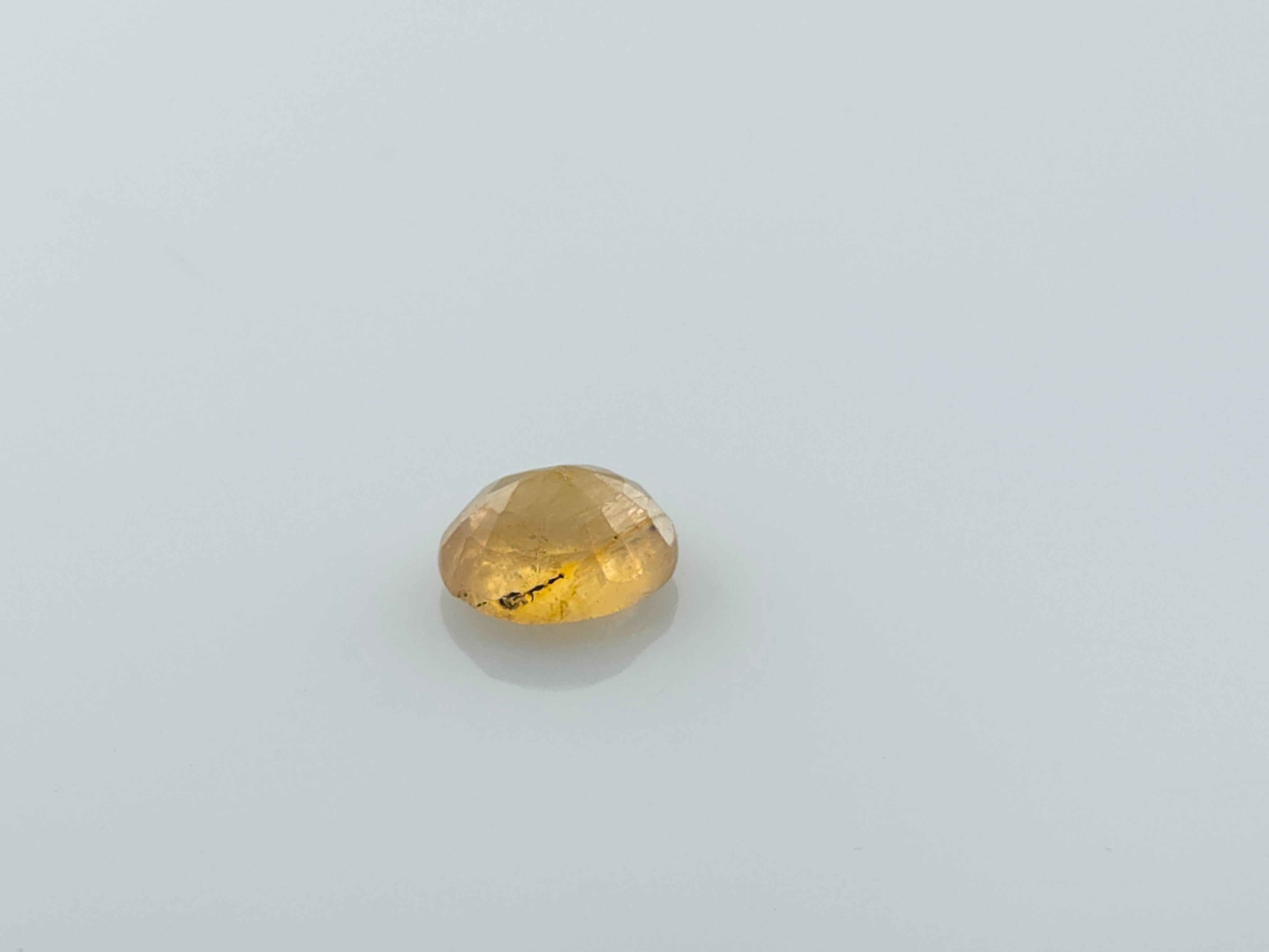 YELLOW SAPPHIRE - 2.98 CARATS