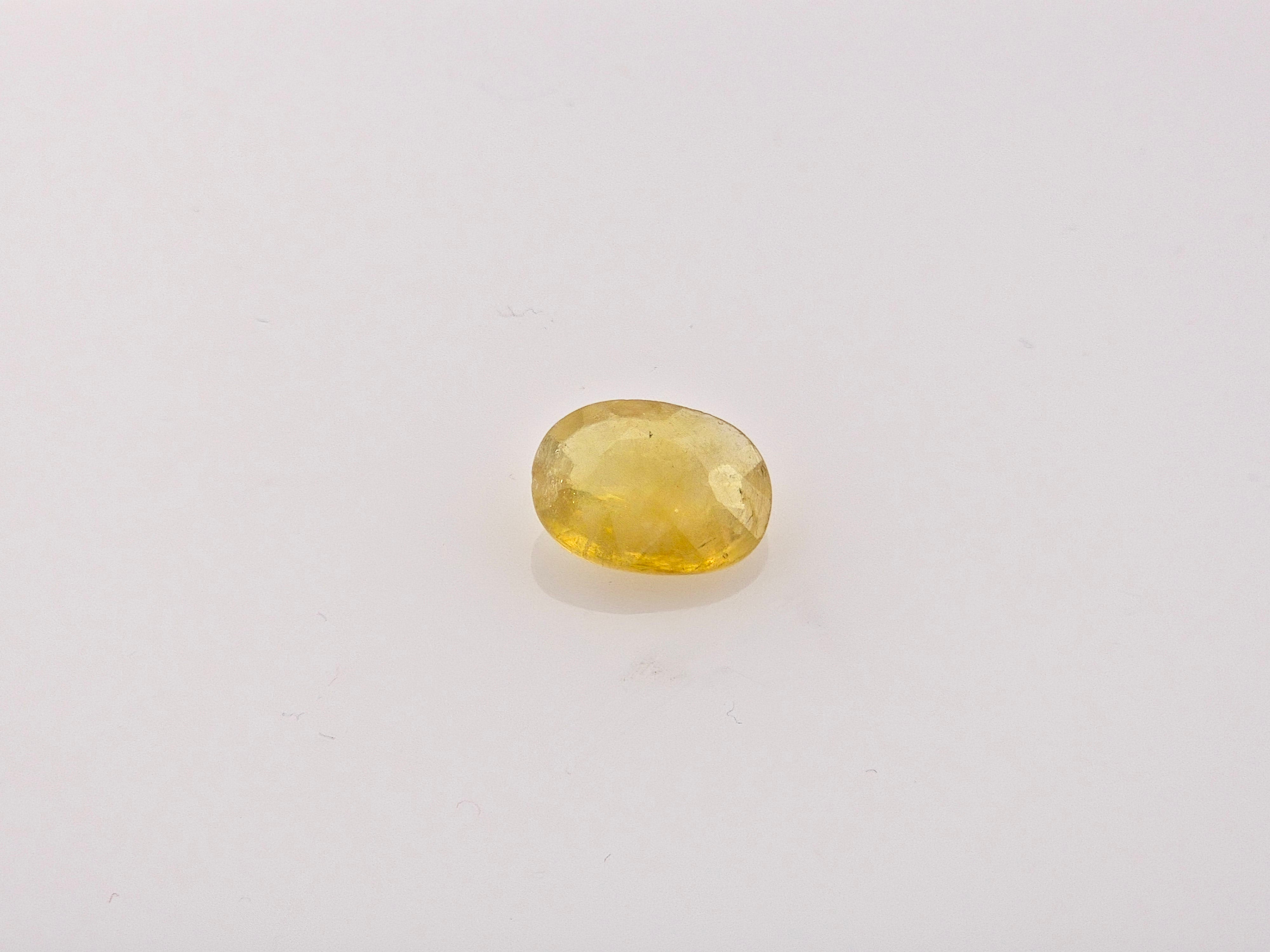 YELLOW  SAPPHIRE - 4.13 Carats