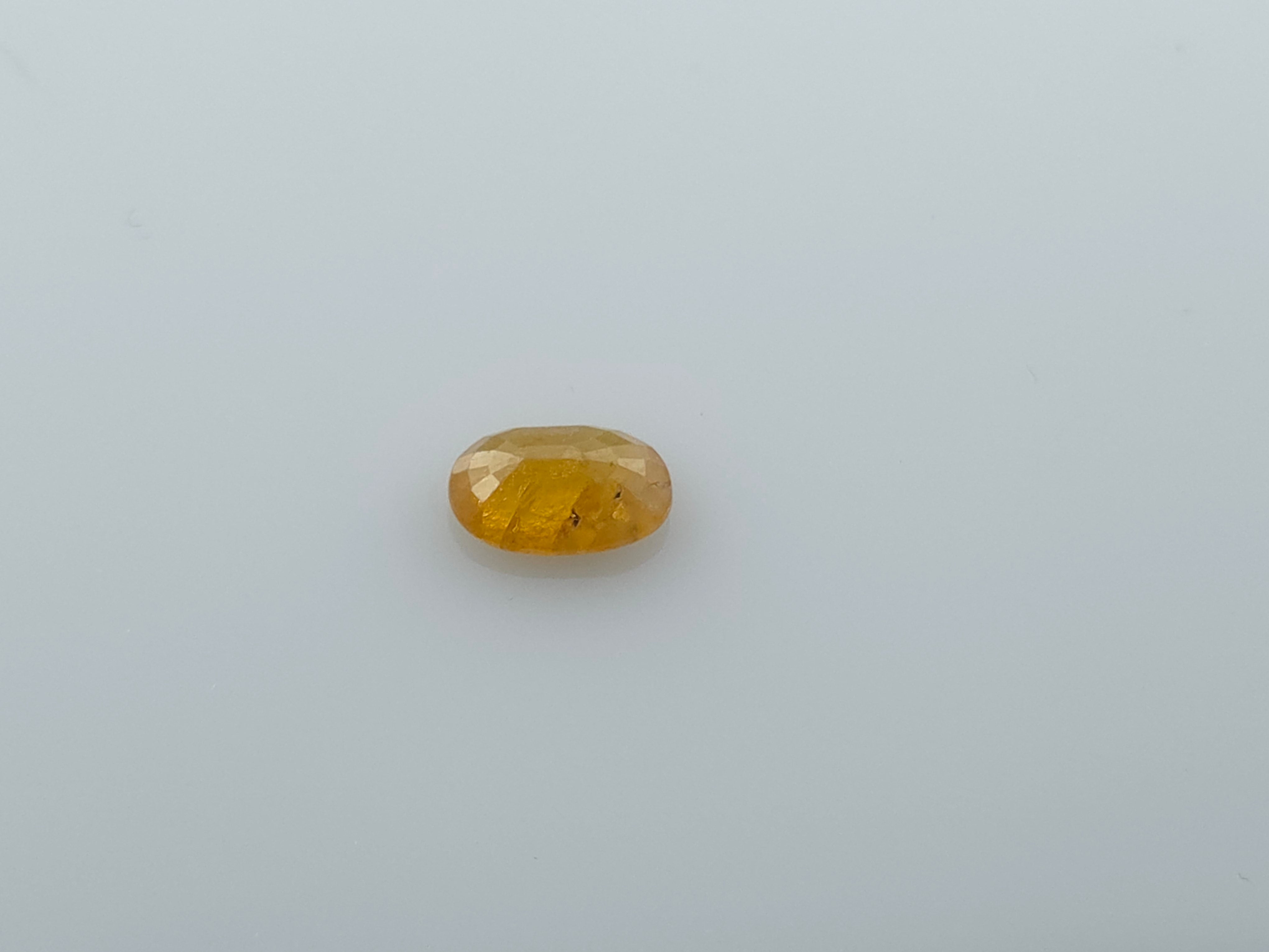 YELLOW SAPPHIRE - 1.89 CARATS