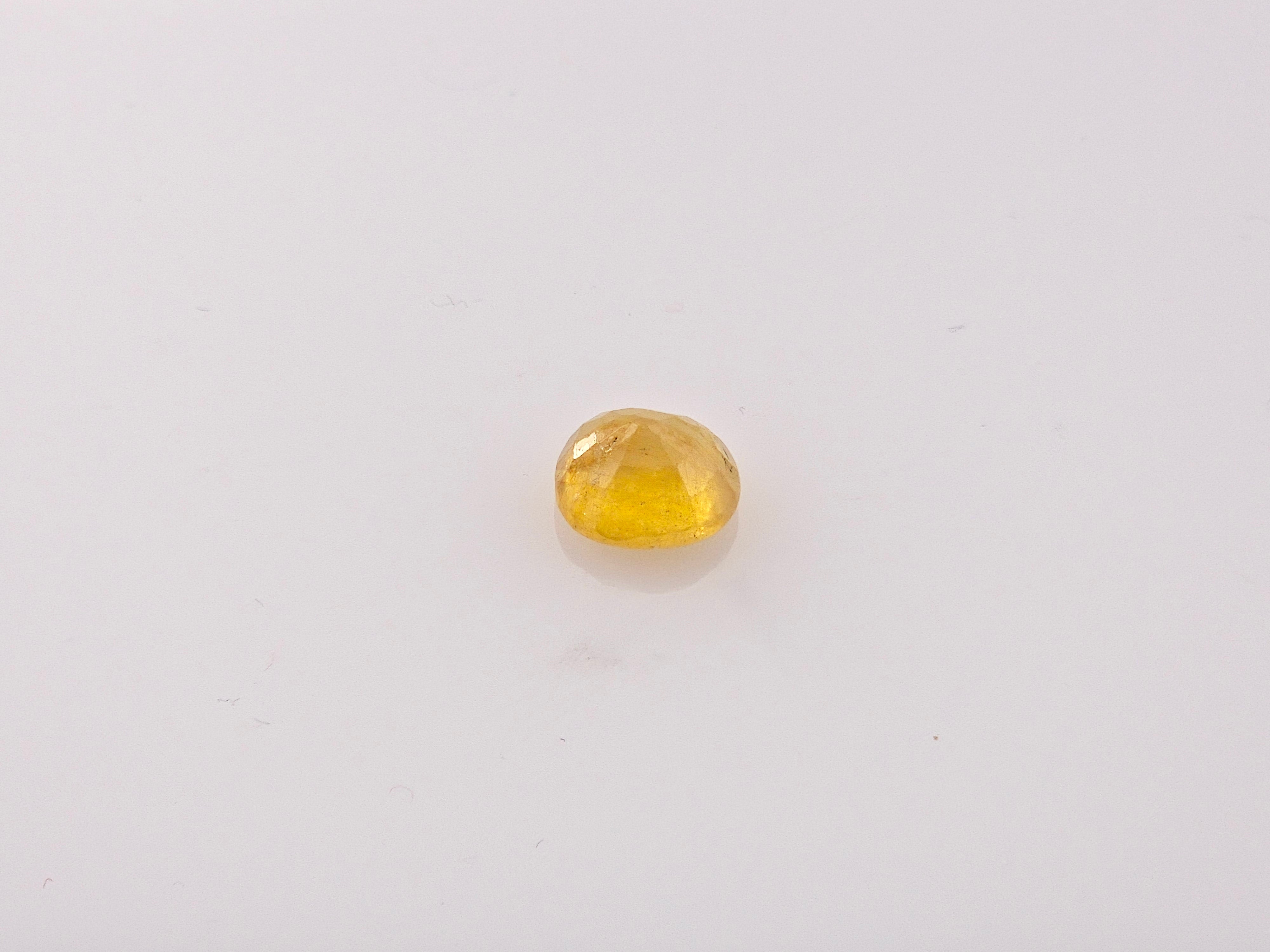 YELLOW  SAPPHIRE - 3.76 Carats