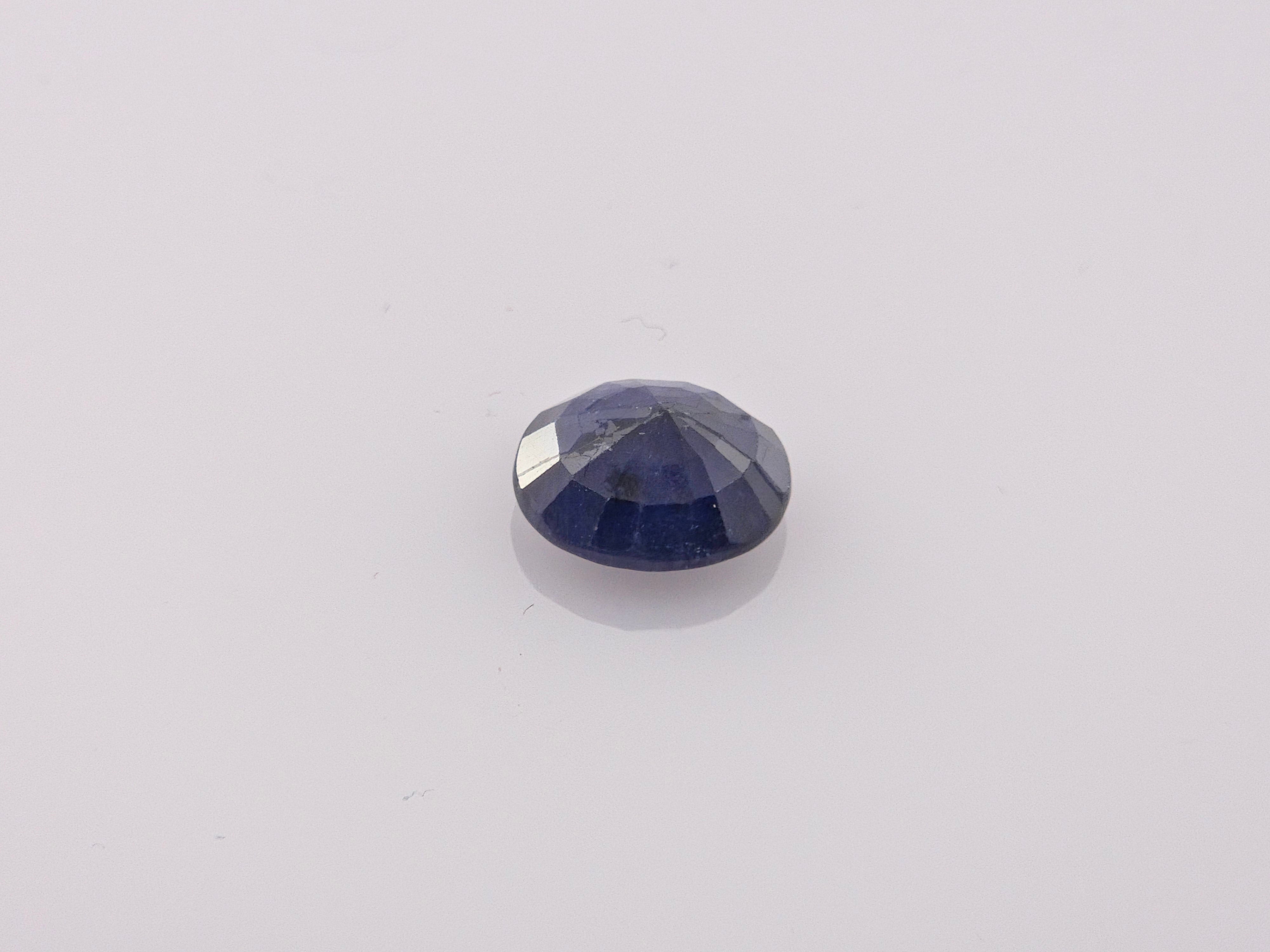 BLUE SAPPHIRE - 5.76 Carats