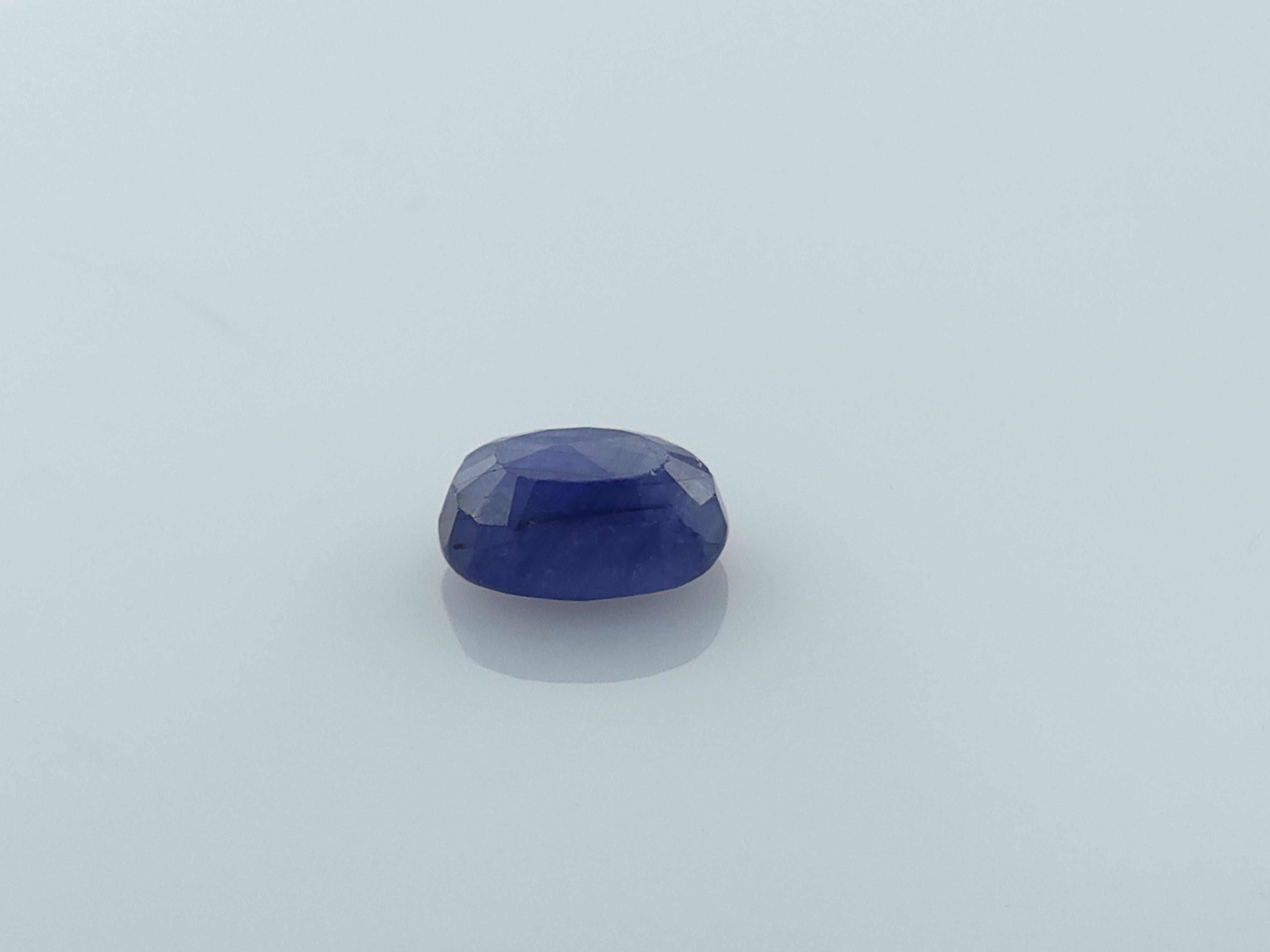 BLUE SAPPHIRE - 4.43 CARATS