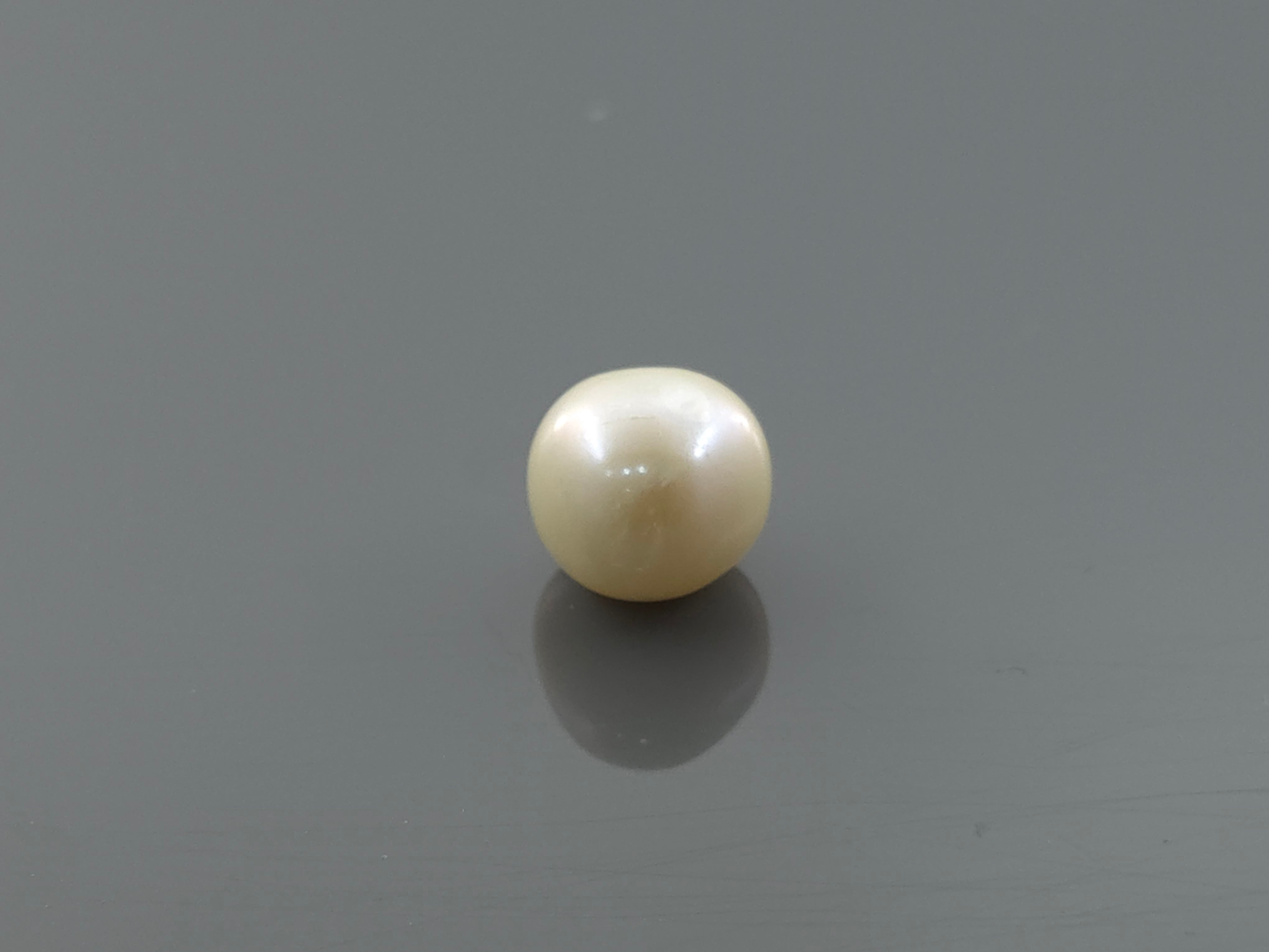 PEARL - 5.57 CARATS