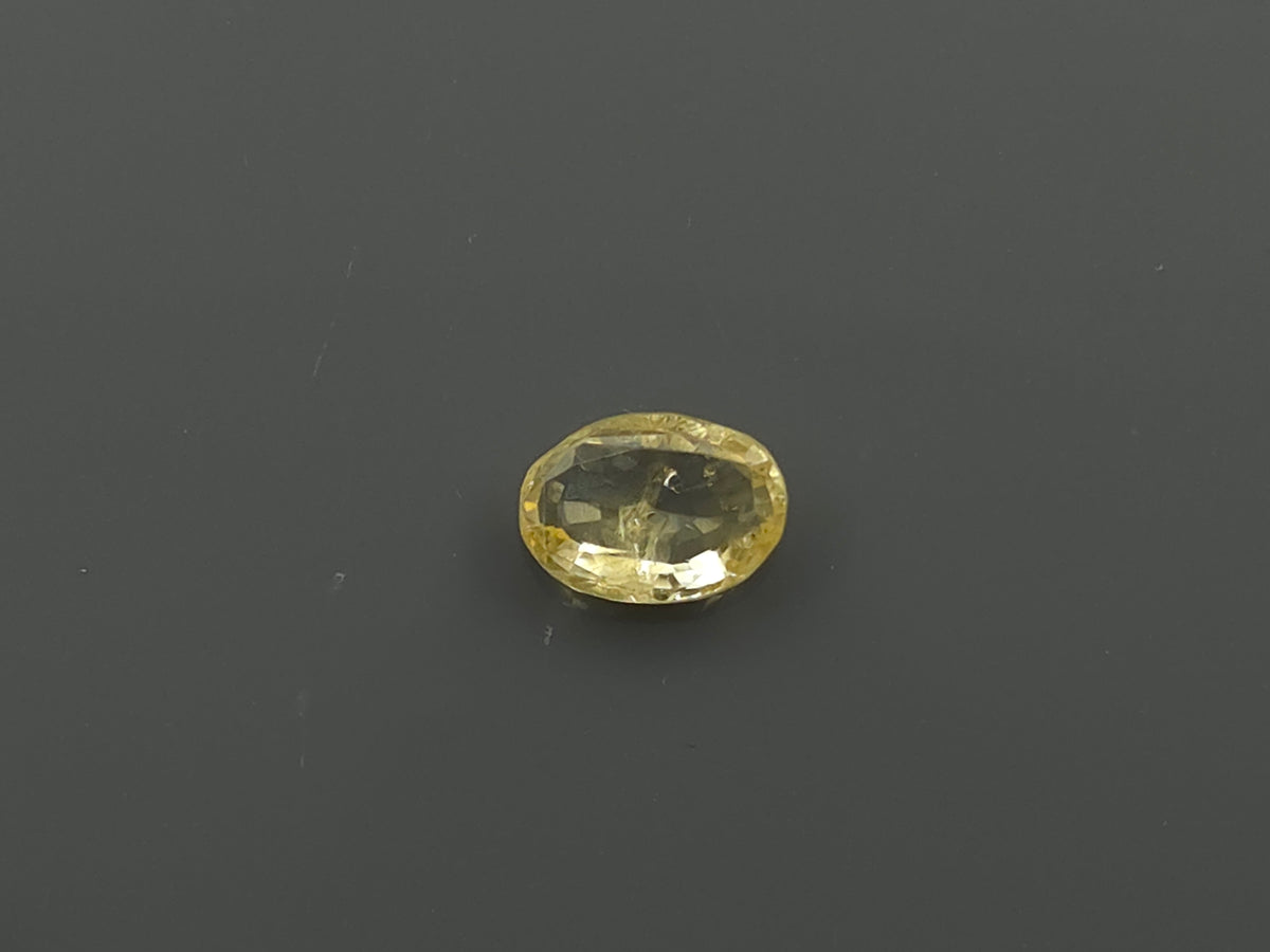 YELLOW SAPPHIRE - 3.04 CARATS
