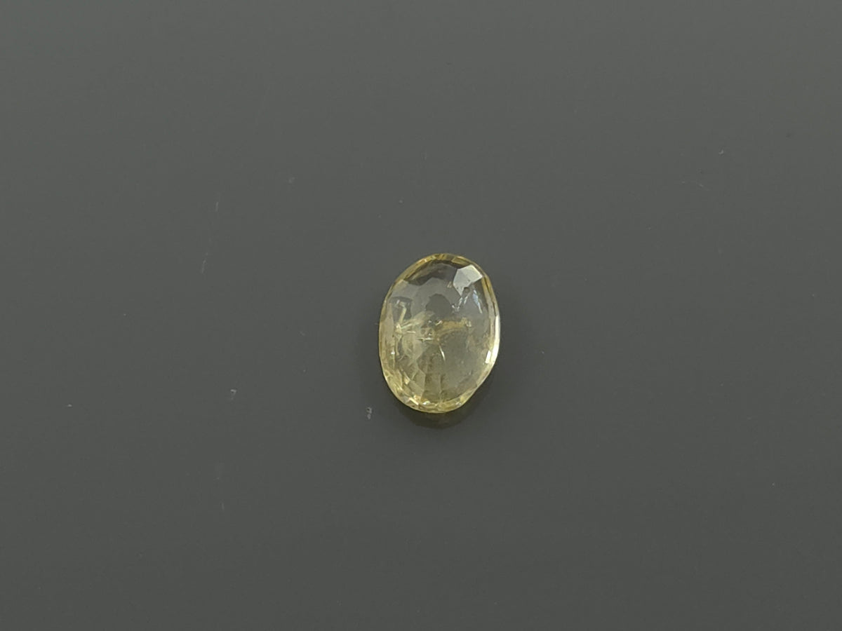 YELLOW SAPPHIRE - 3.04 CARATS