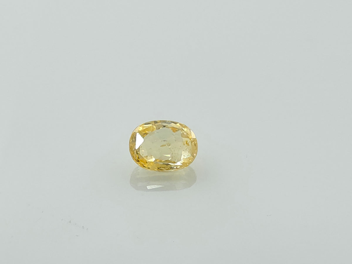 YELLOW SAPPHIRE - 3.59 CARATS