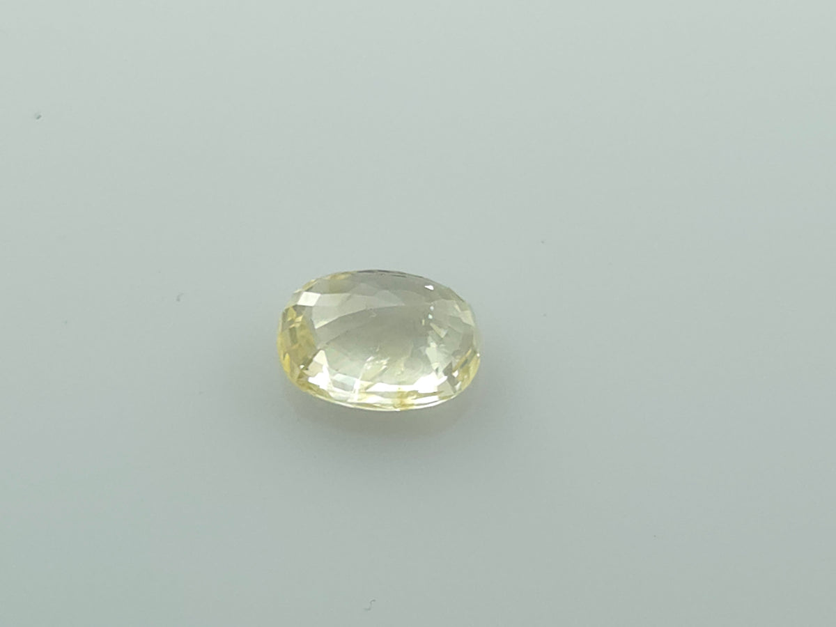 YELLOW SAPPHIRE - 6.08 CARATS