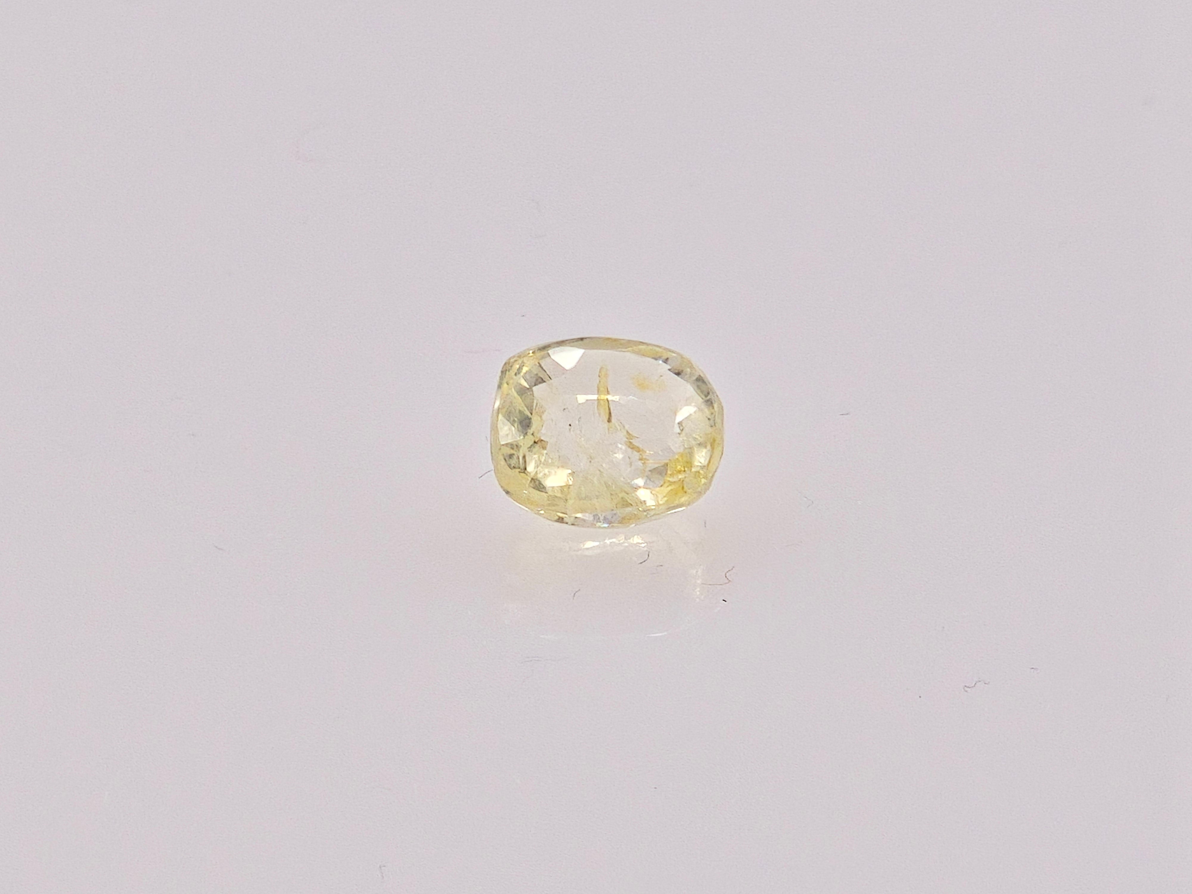 YELLOW SAPPHIRE-  3.01 Carats