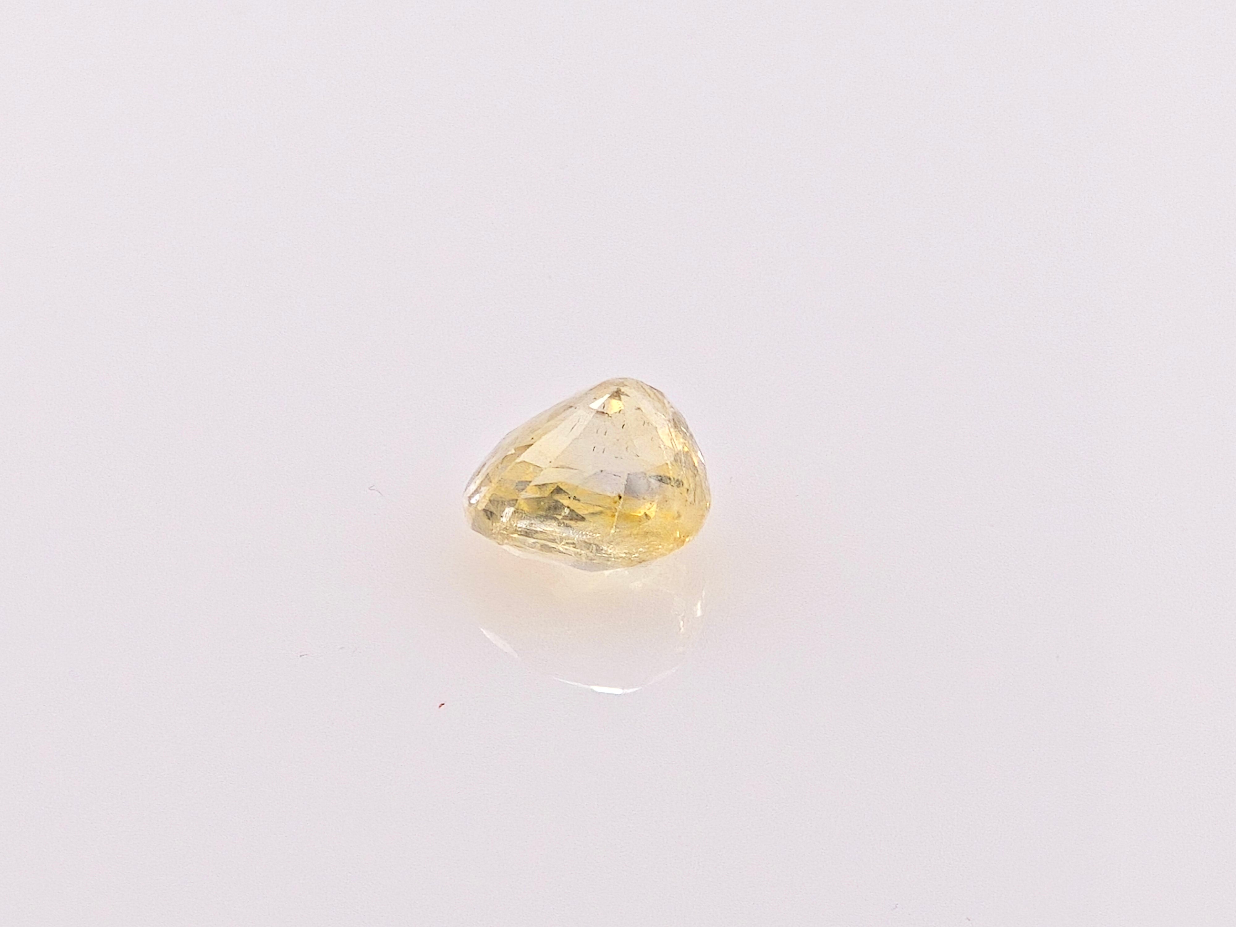 YELLOW SAPPHIRE-  3.08 Carats