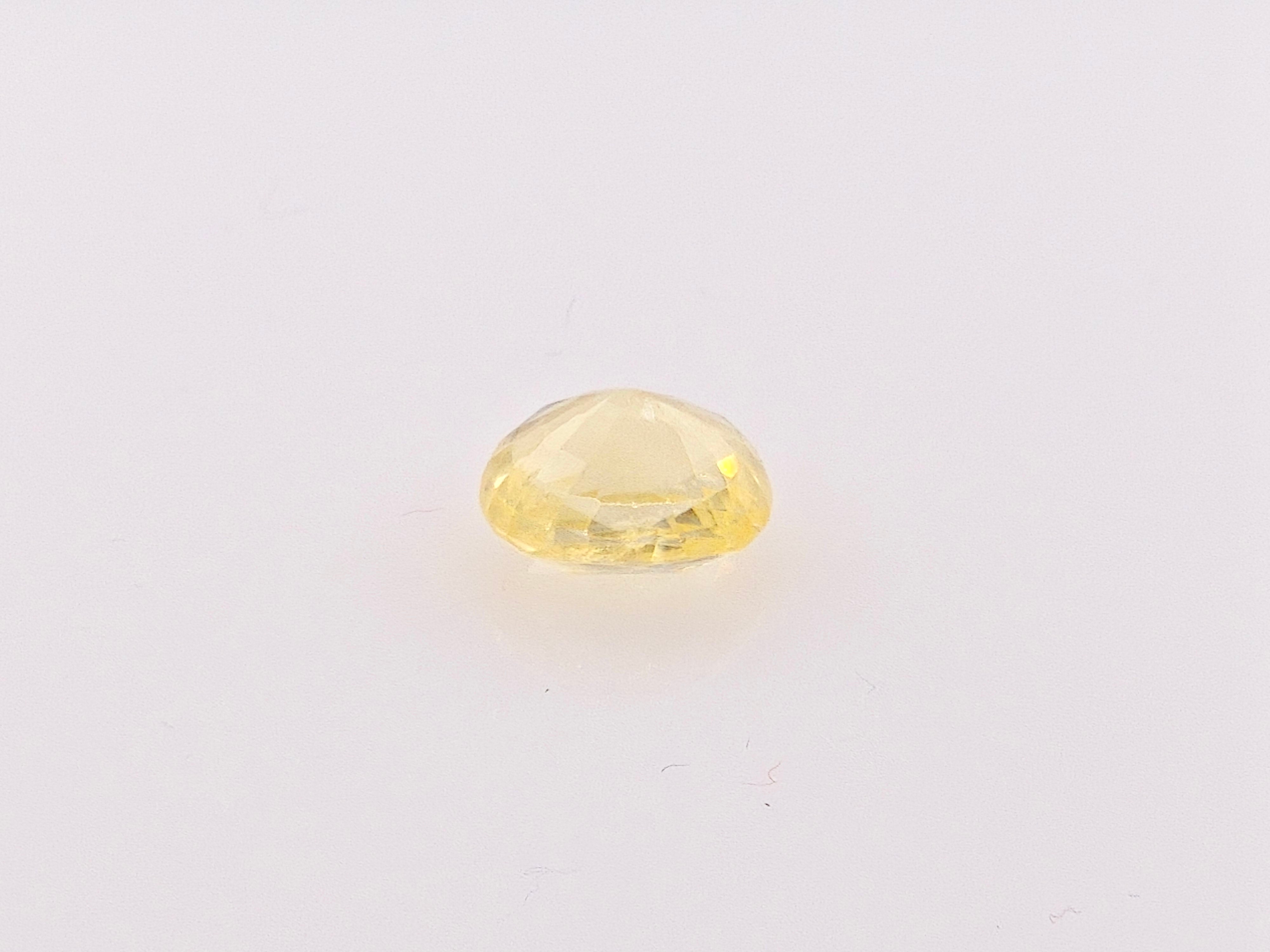 YELLOW SAPPHIRE - 3.14 CARATS