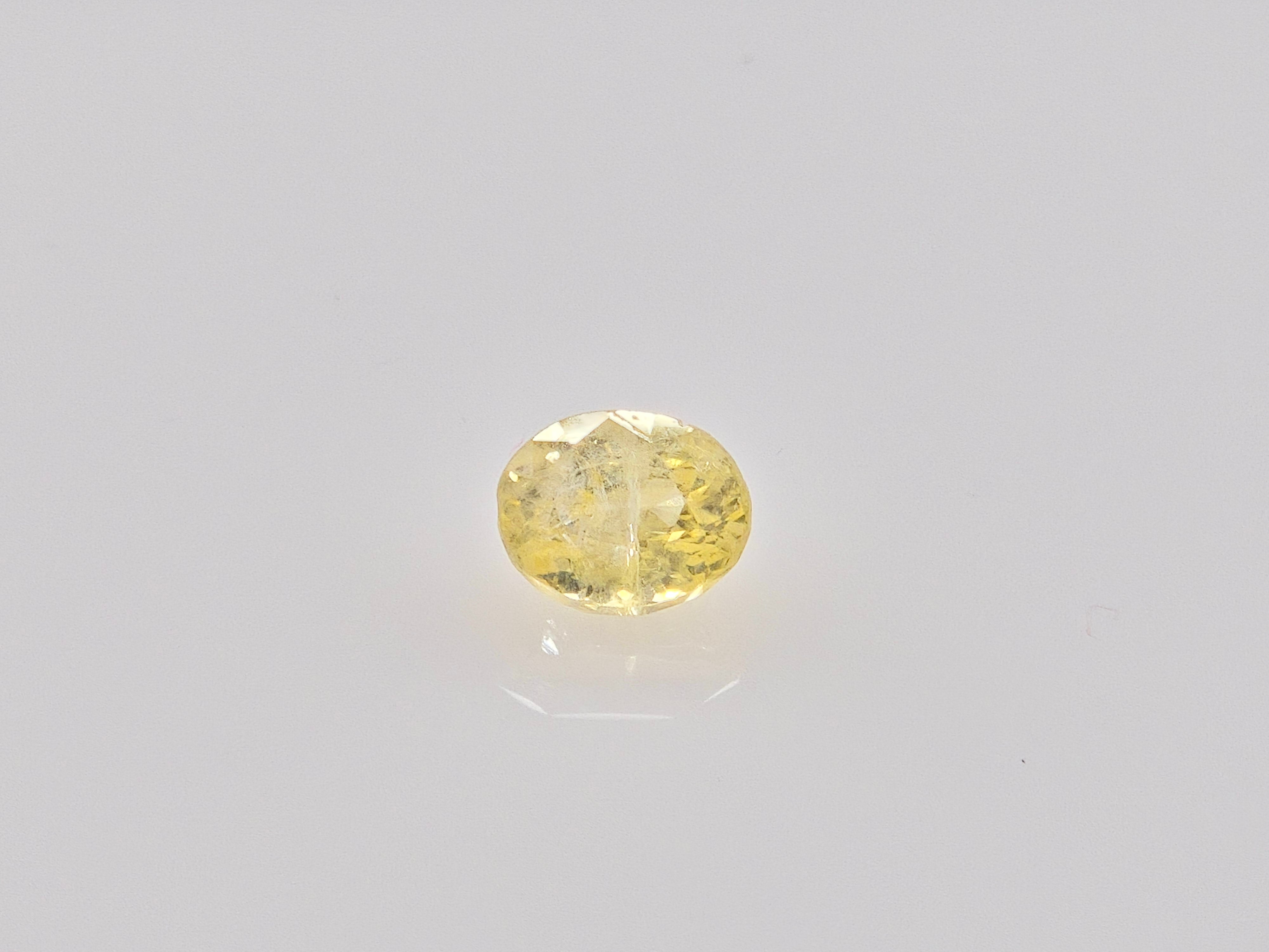 YELLOW SAPPHIRE-  3.31 Carats